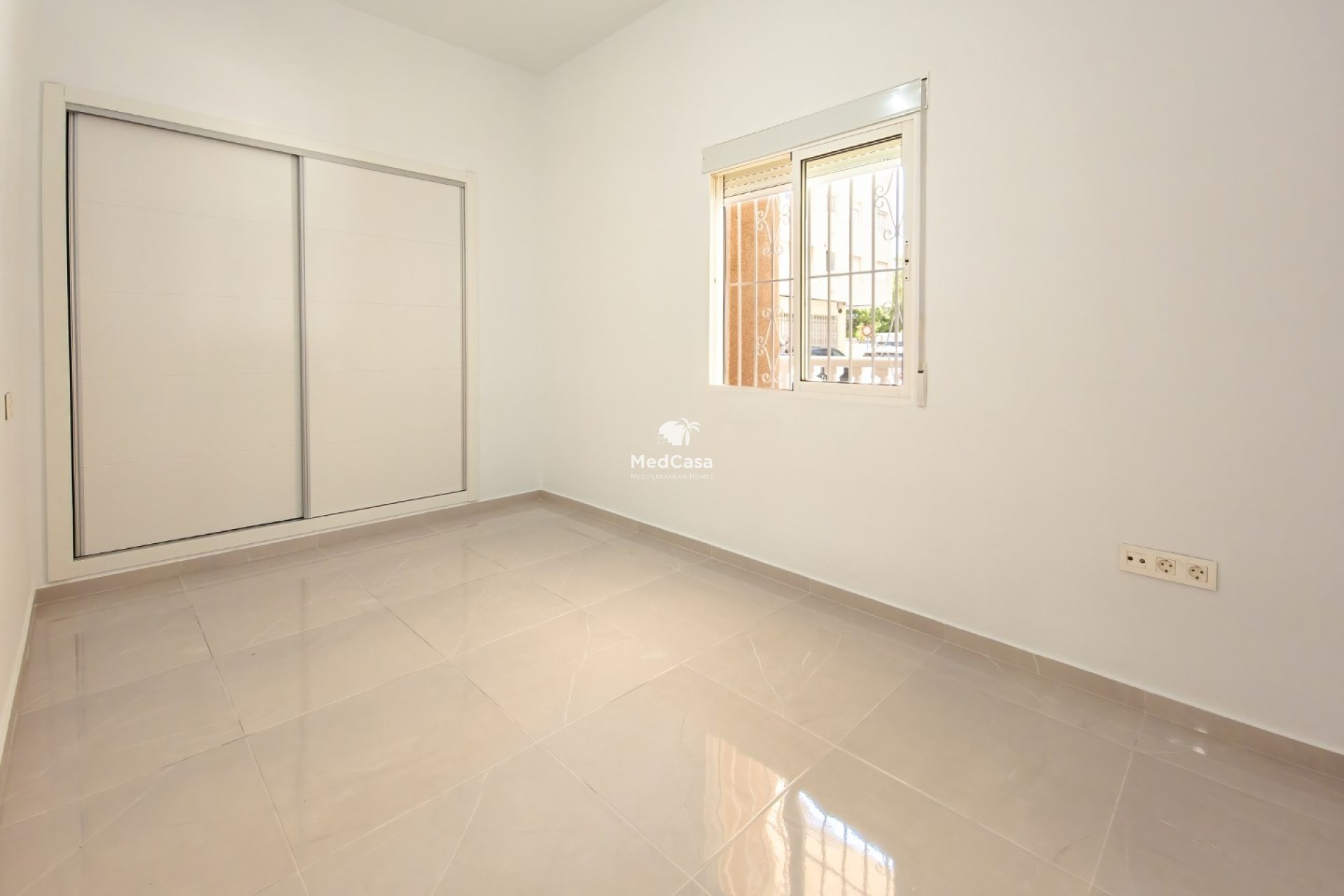 Resale - Ground floor apartment -
Torrevieja - El Acequión - Los Náufragos