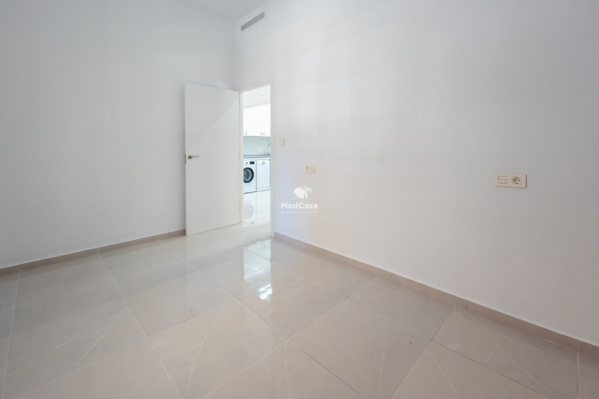 Resale - Ground floor apartment -
Torrevieja - El Acequión - Los Náufragos