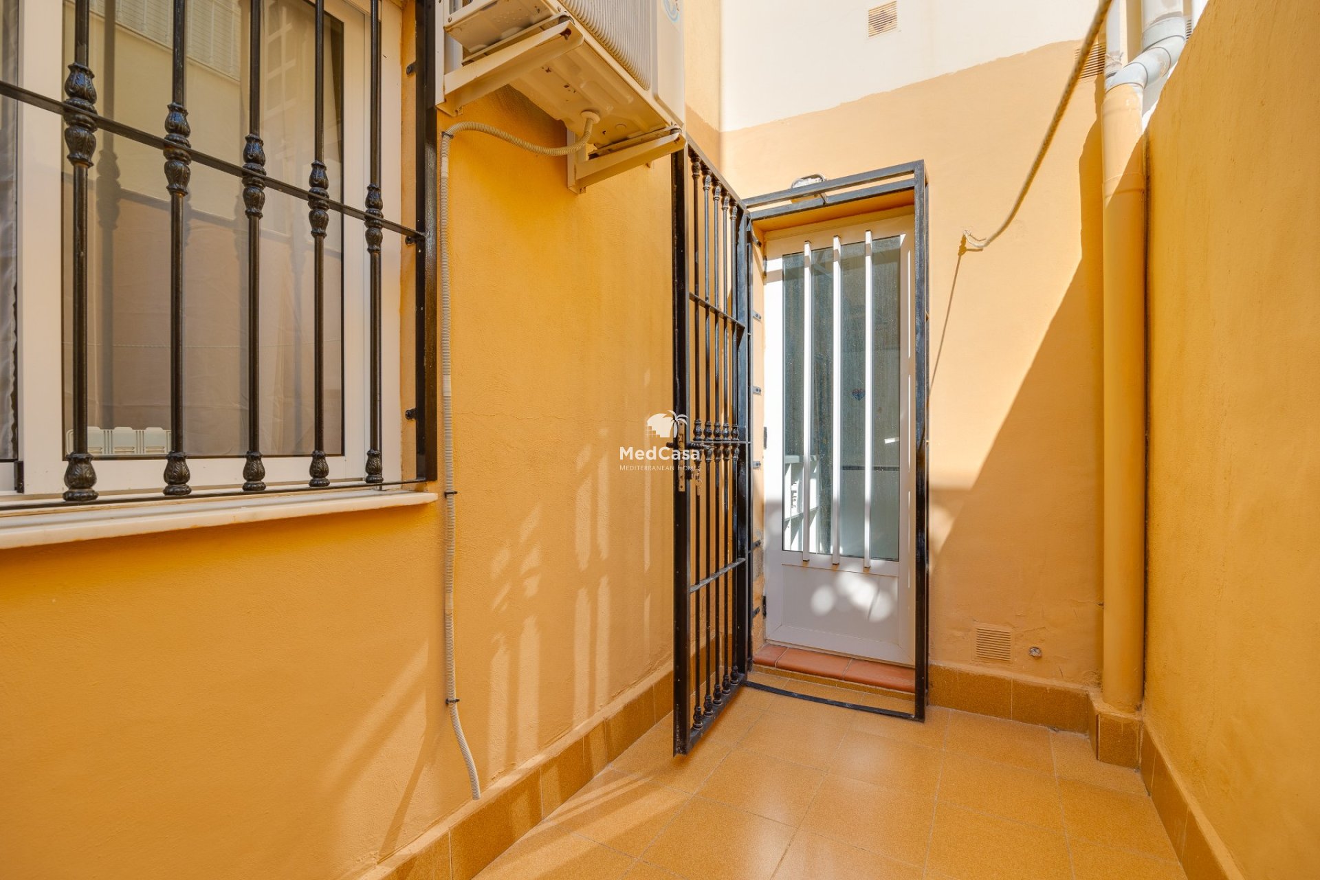 Resale - Ground floor apartment -
Torrevieja