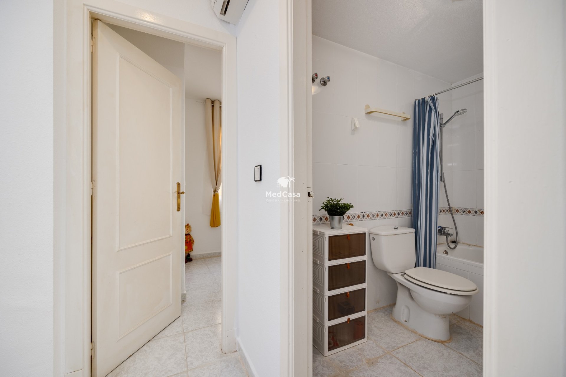 Resale - Ground floor apartment -
Torrevieja