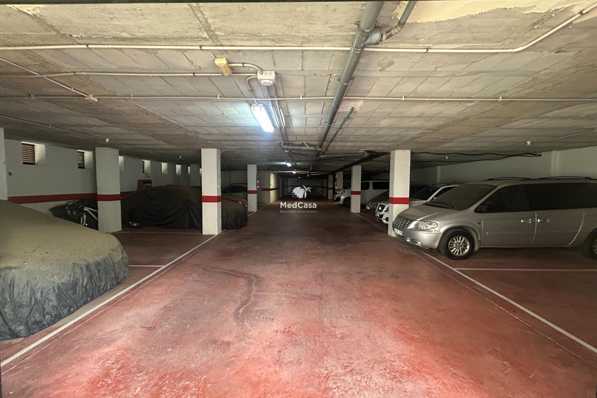 Resale - Parking -
Dehesa de campoamor - Altos de campoamor