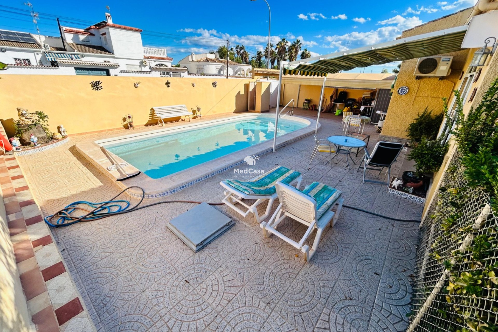 Resale - Semi - Detached Villa -
Torrevieja - San Luis