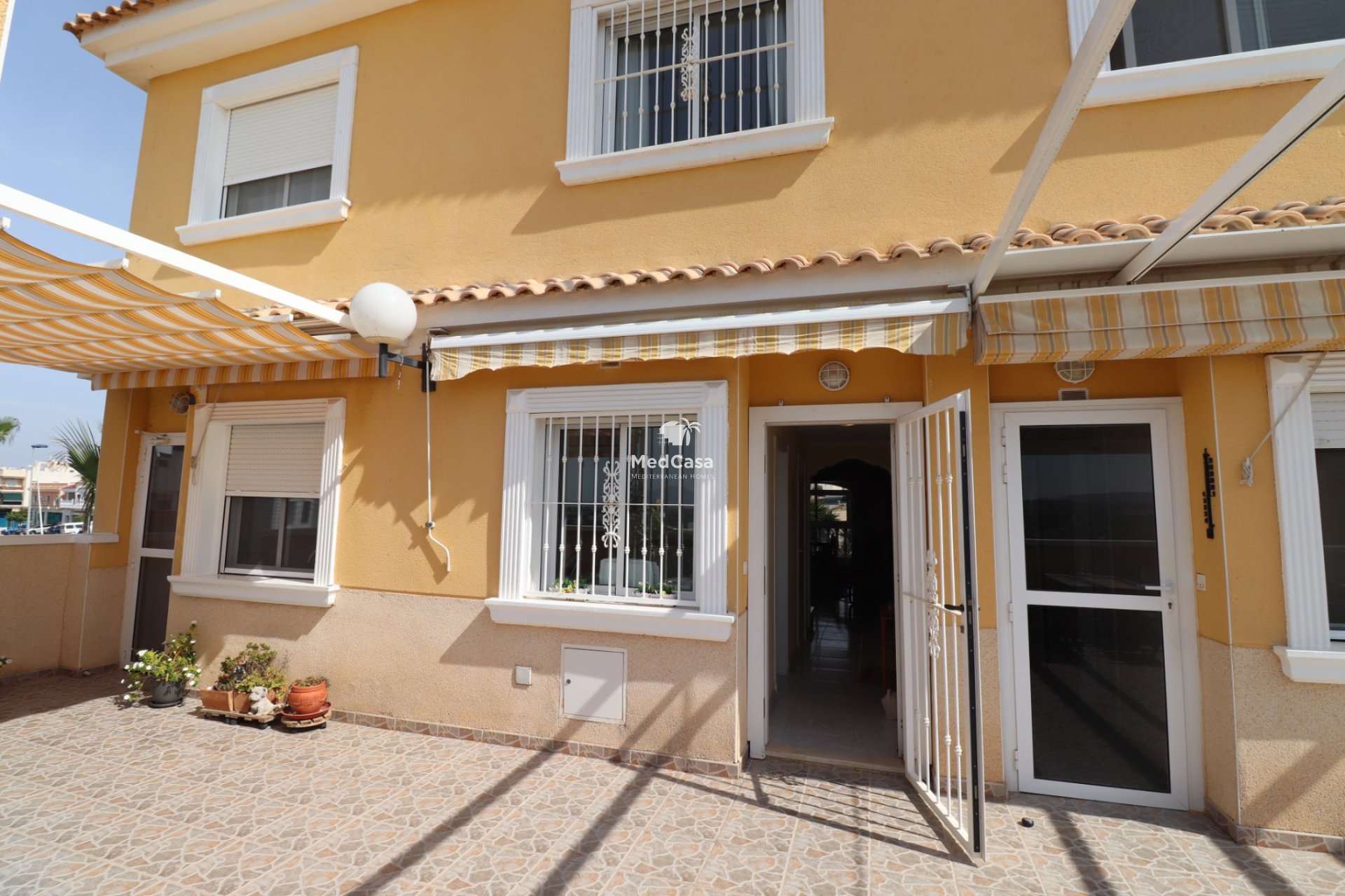 Resale - Townhouse -
Benijofar