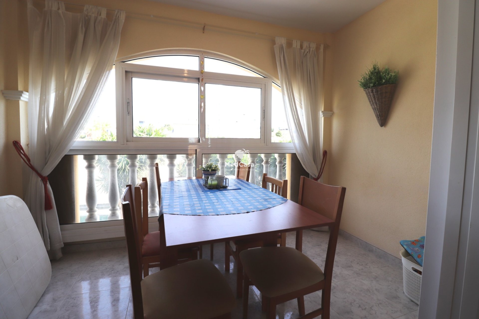 Resale - Townhouse -
Benijofar