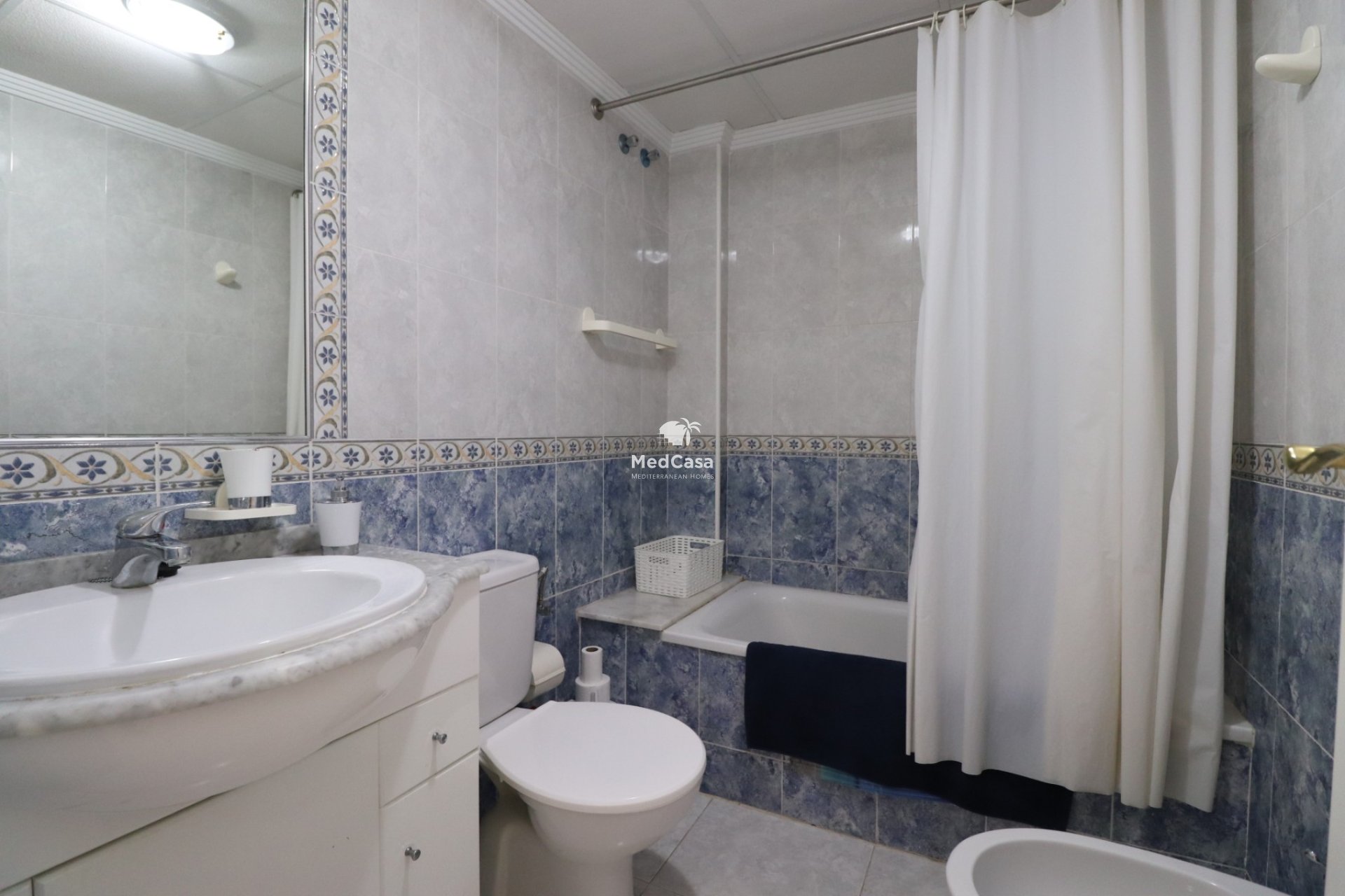 Resale - Townhouse -
Benijofar