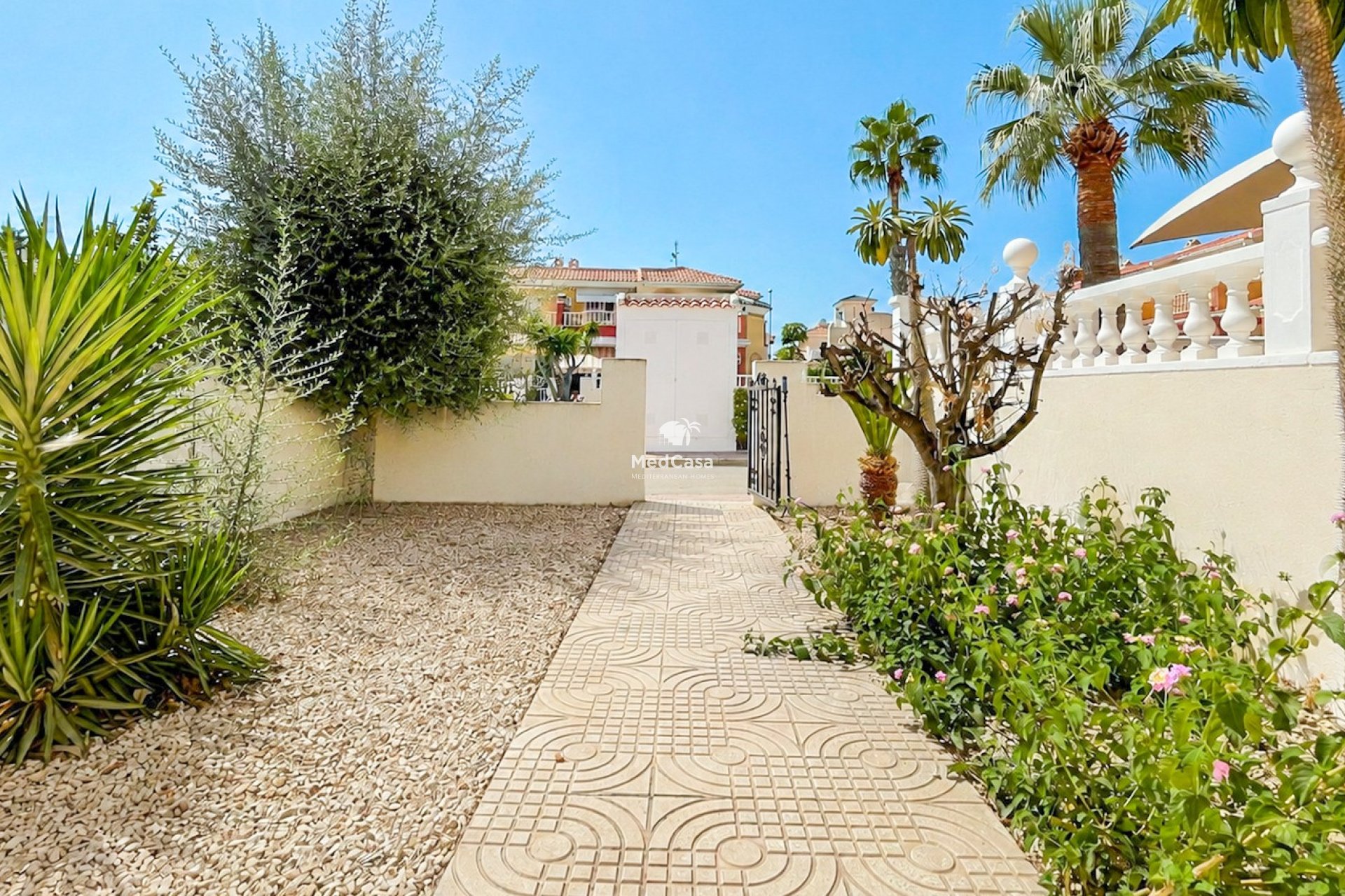 Resale - Townhouse -
Ciudad Quesada - Doña Pepa