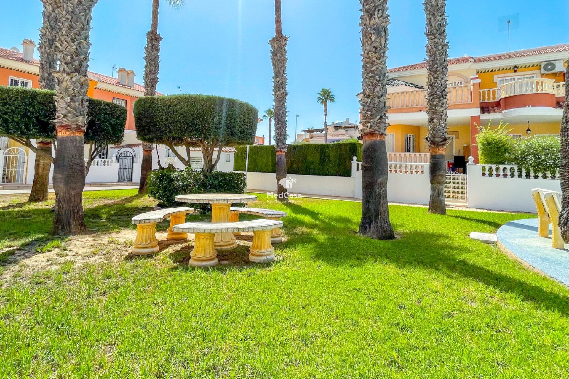 Resale - Townhouse -
Ciudad Quesada - Doña Pepa