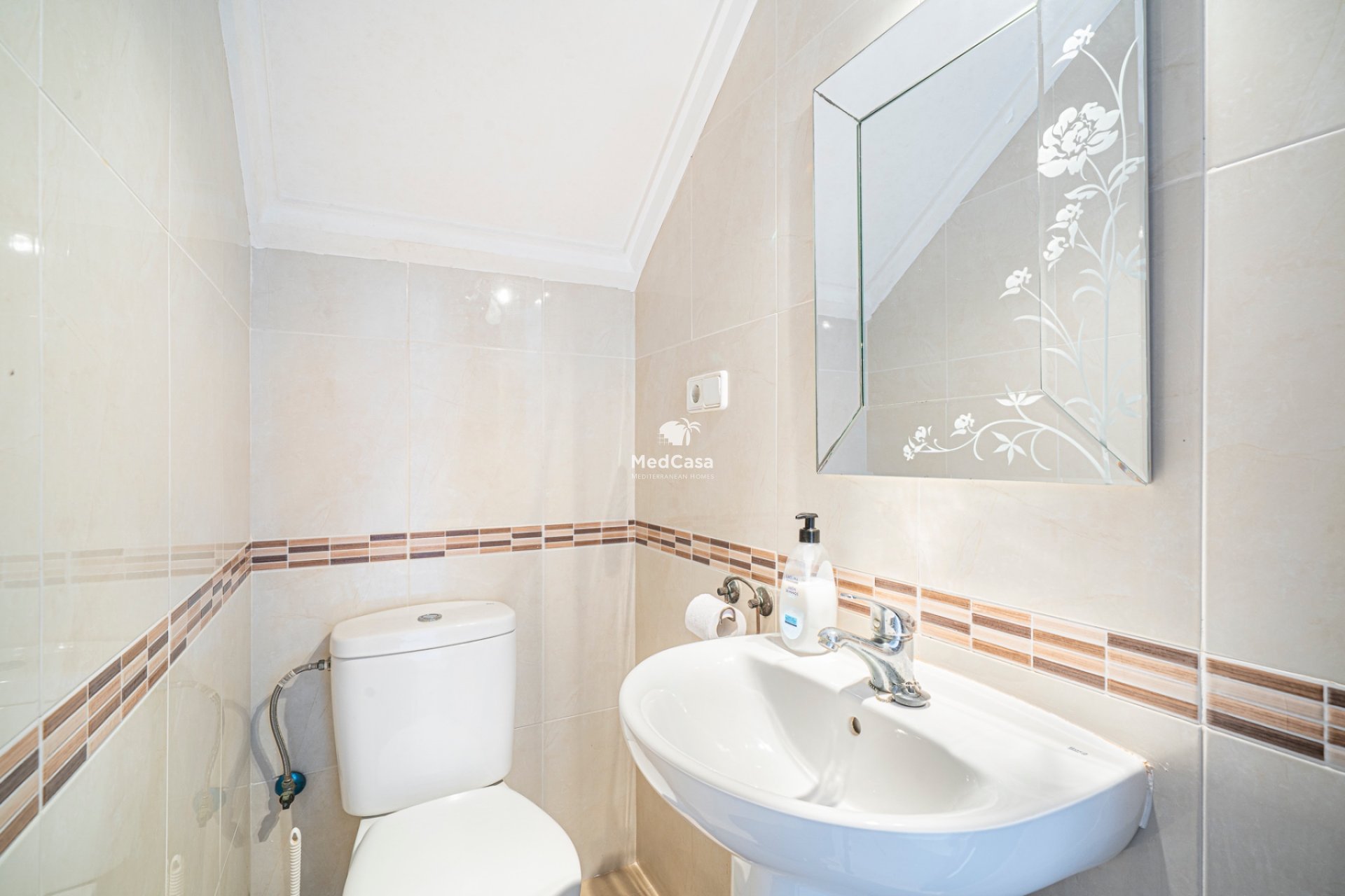 Resale - Townhouse -
Ciudad Quesada - Lo Marabú