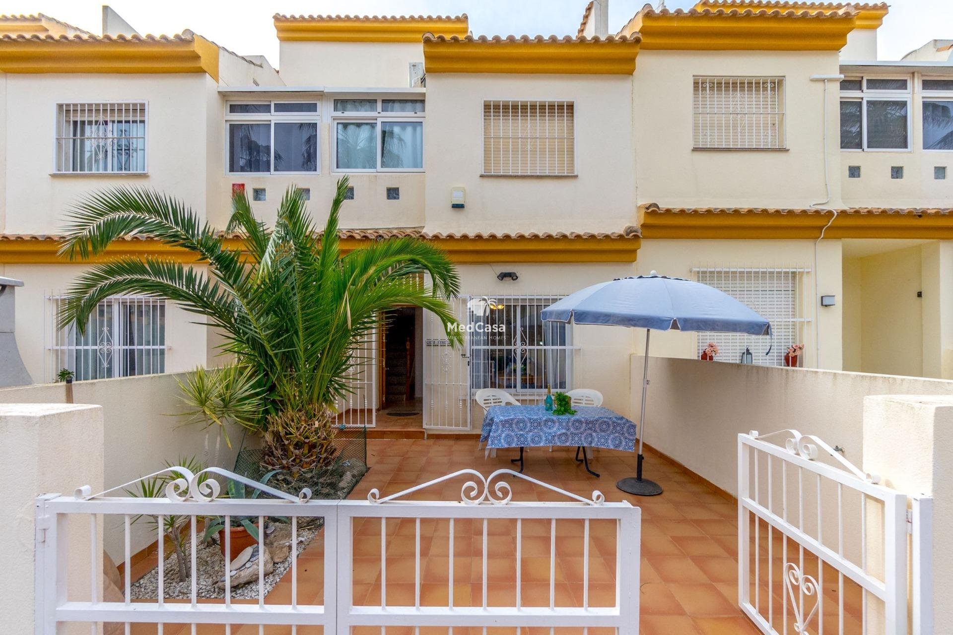 Resale - Townhouse -
Orihuela Costa - Campoamor