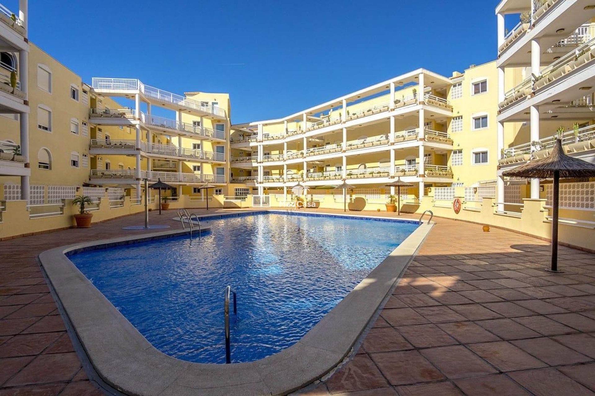 Resale - Townhouse -
Orihuela Costa - Campoamor