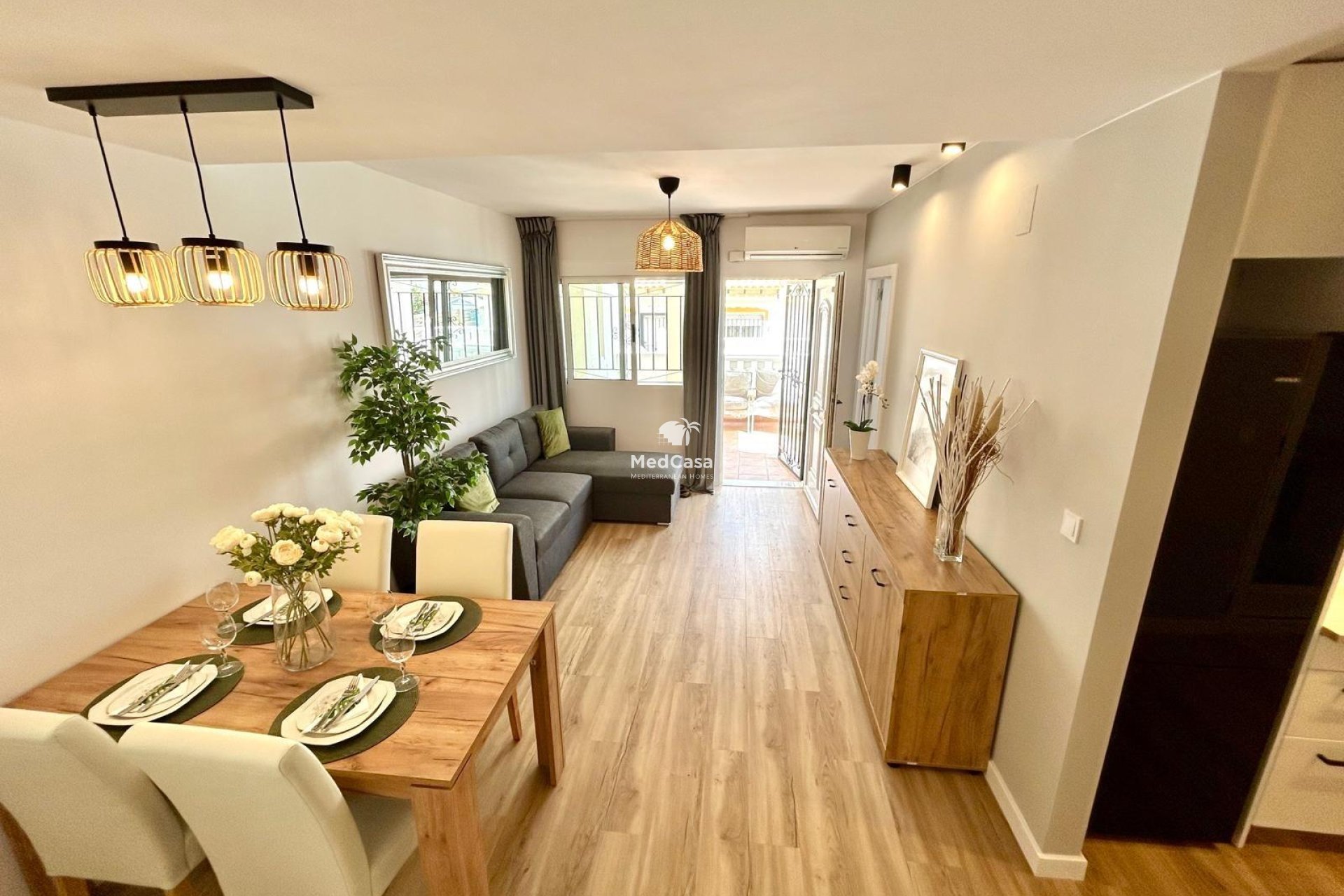 Resale - Townhouse -
Orihuela Costa - Urbanización Perla del Mar