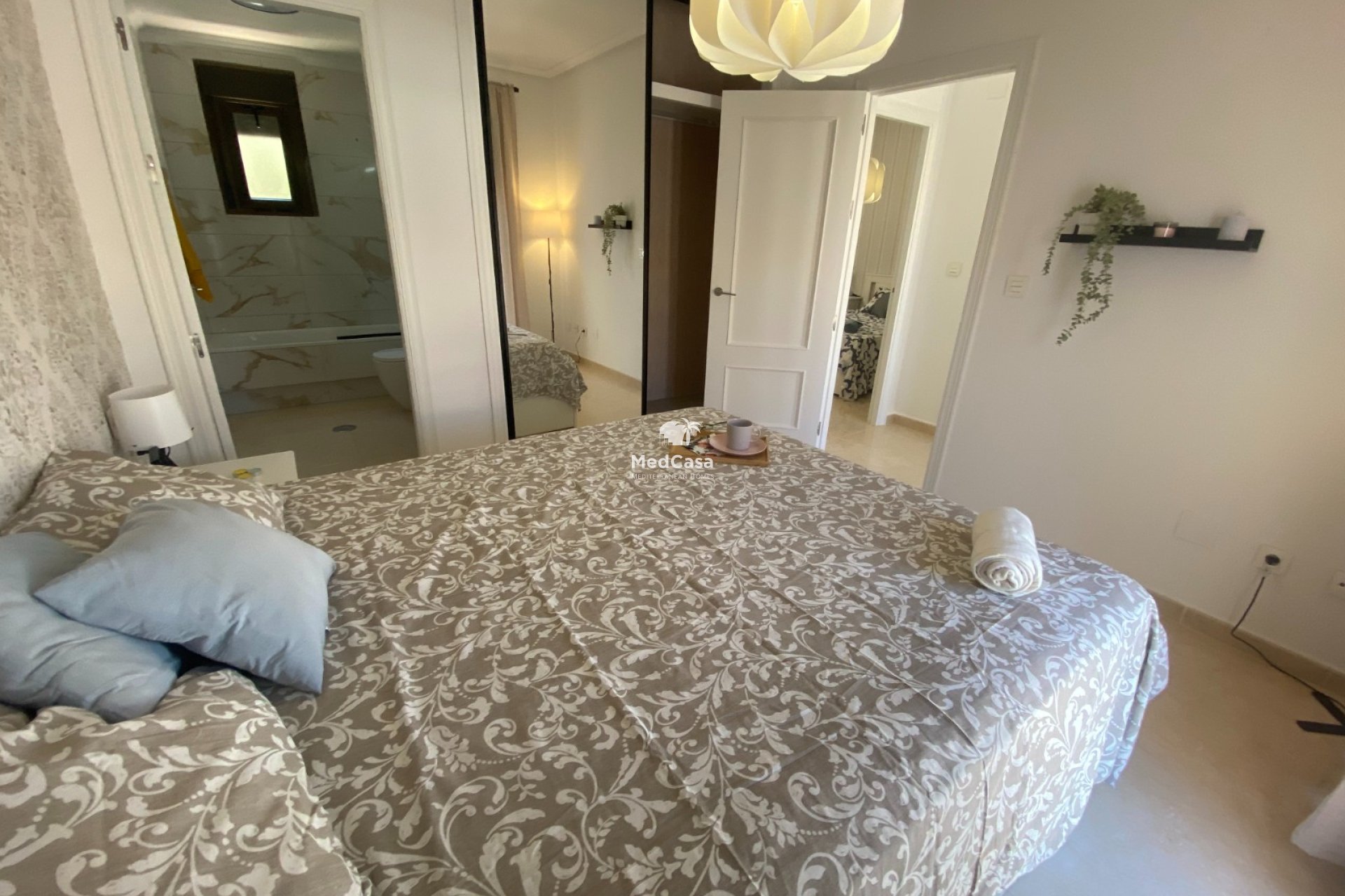 Resale - Townhouse -
San Miguel de Salinas
