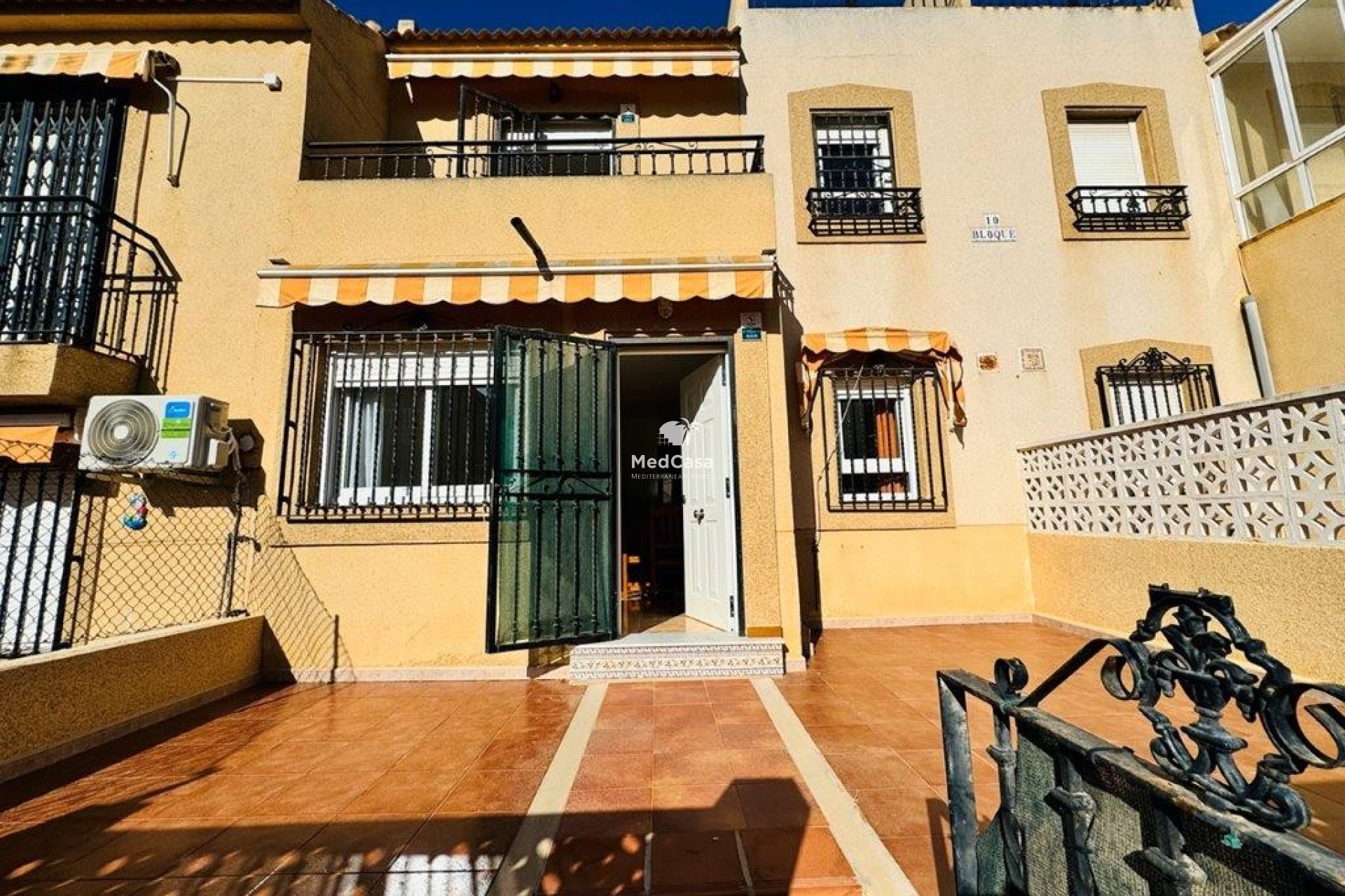 Resale - Townhouse -
Torrevieja - Nueva Torrevieja - Aguas Nuevas