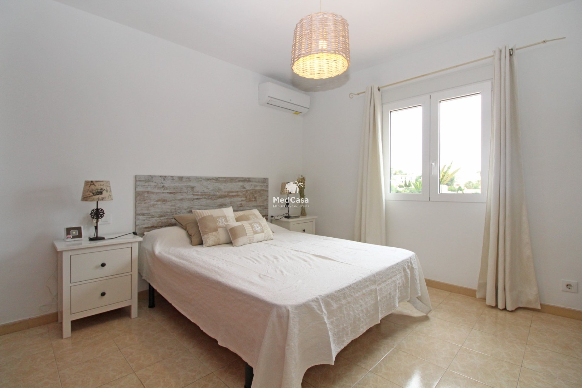 Resale - Villa -
Benissa - Montemar