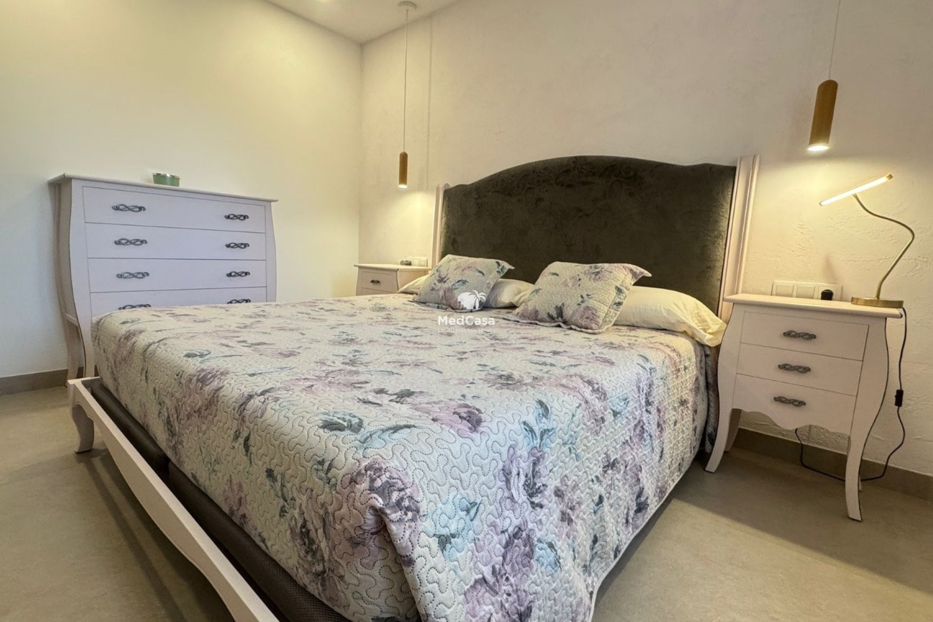 Resale - Villa -
Elche - Peña las Águilas