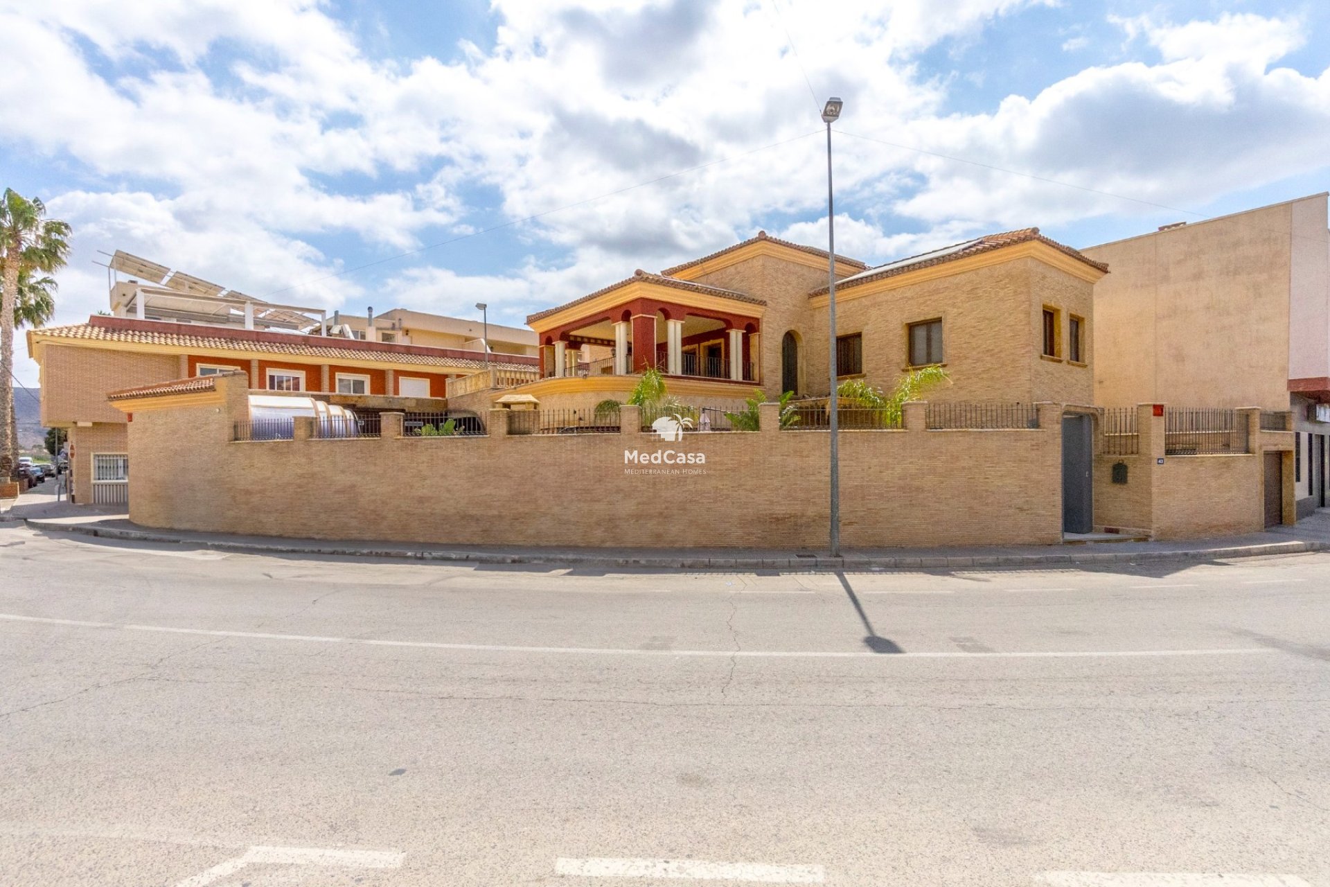 Resale - Villa -
La Aparecida - Orihuela