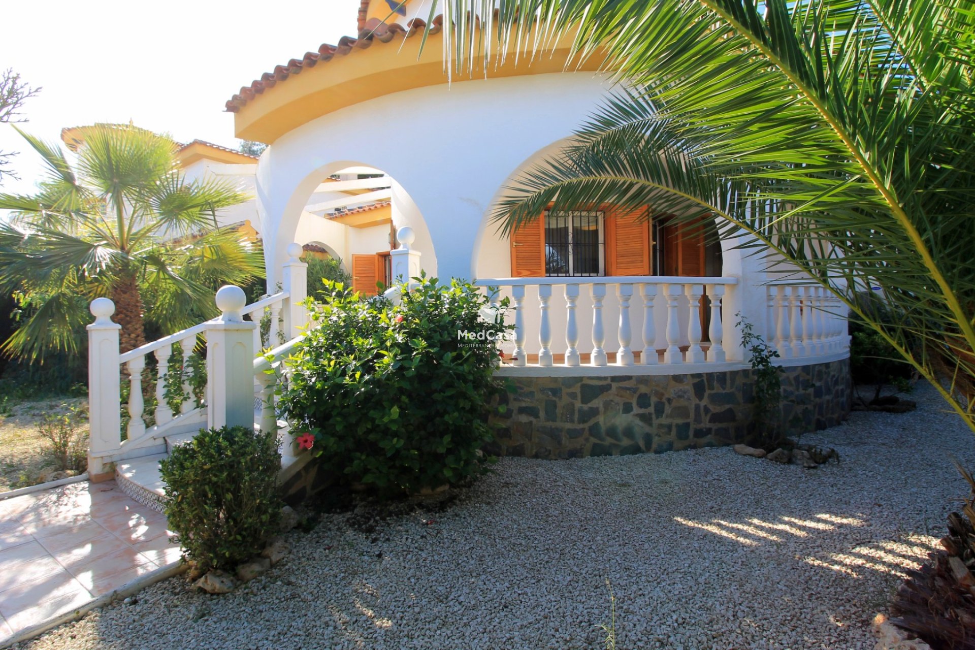 Resale - Villa -
Mil Palmeras