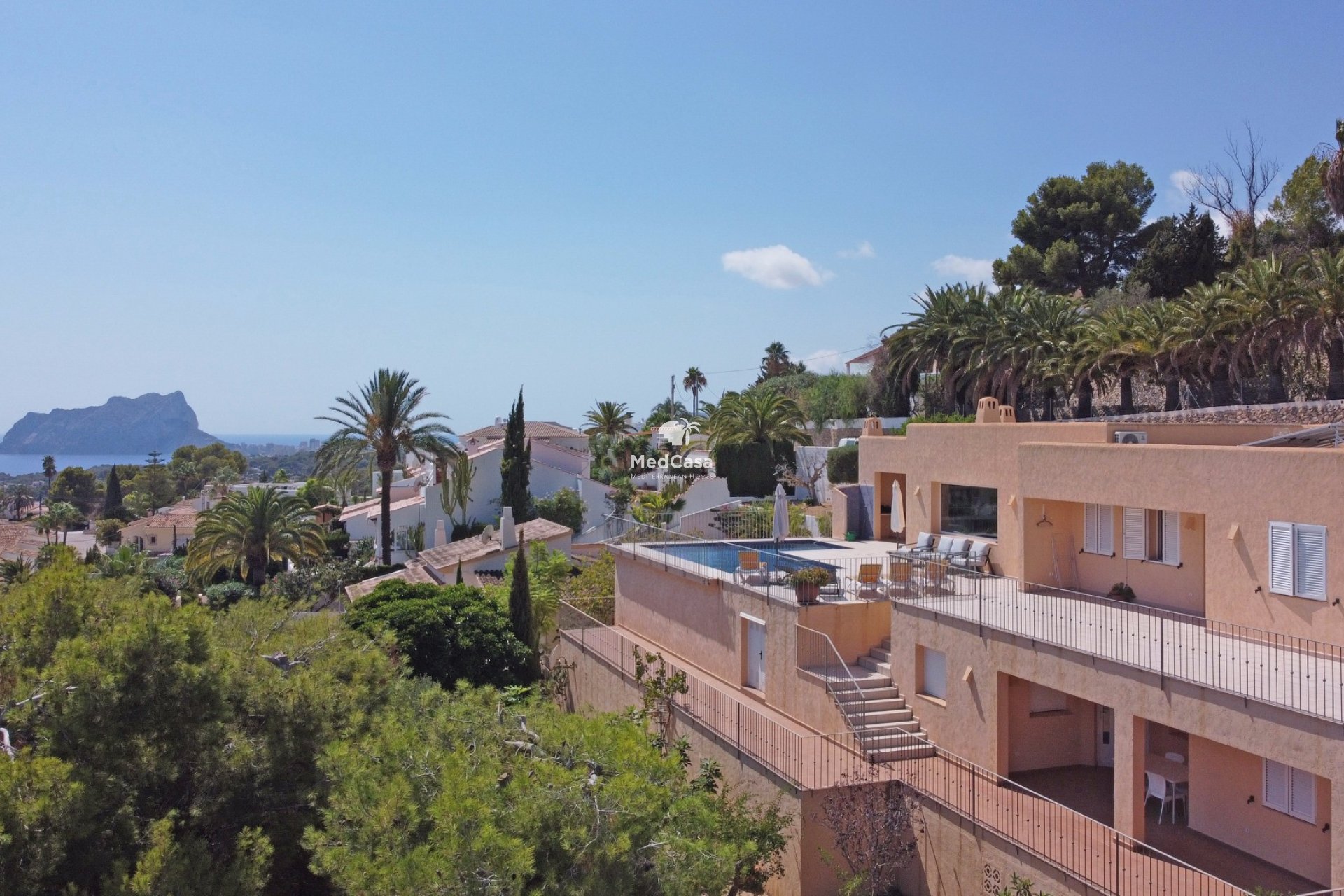 Resale - Villa -
Moraira - Benimeit