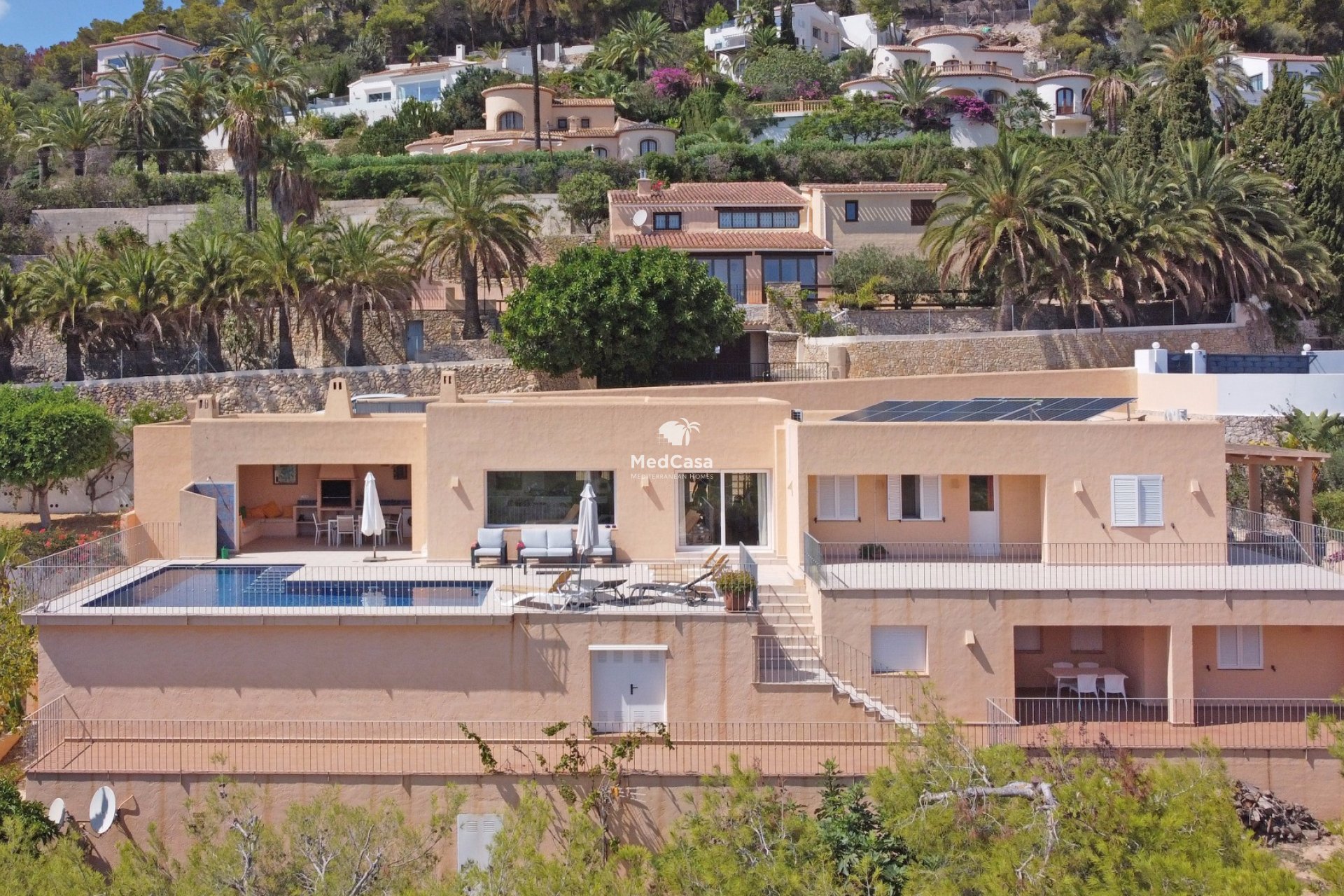 Resale - Villa -
Moraira - Benimeit