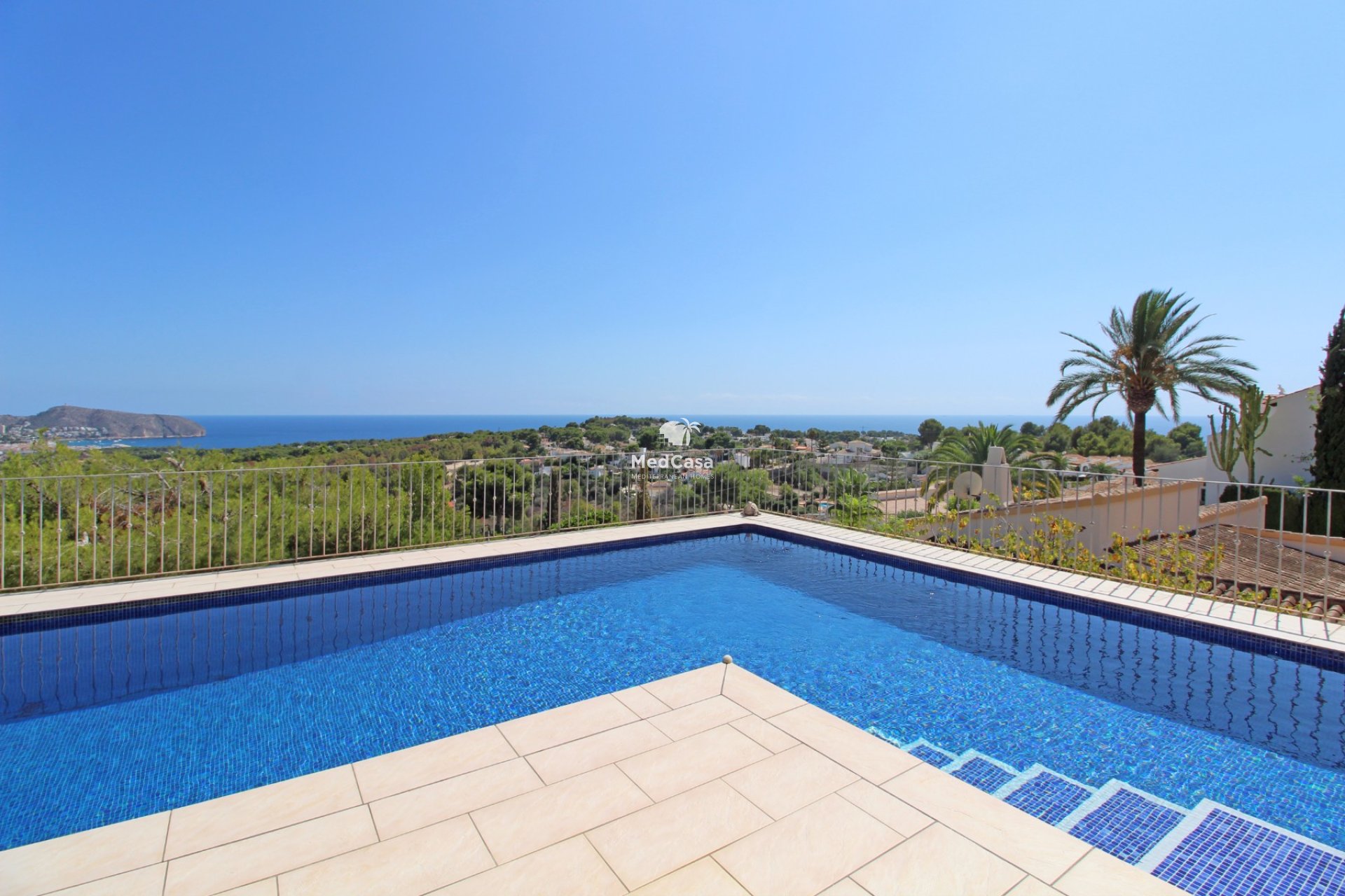 Resale - Villa -
Moraira - Benimeit