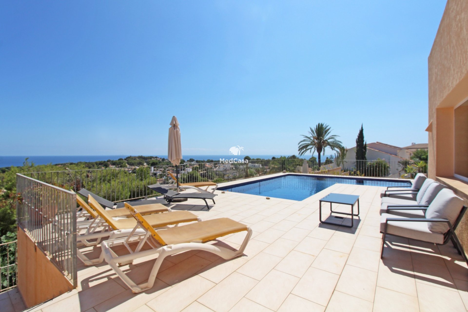 Resale - Villa -
Moraira - Benimeit