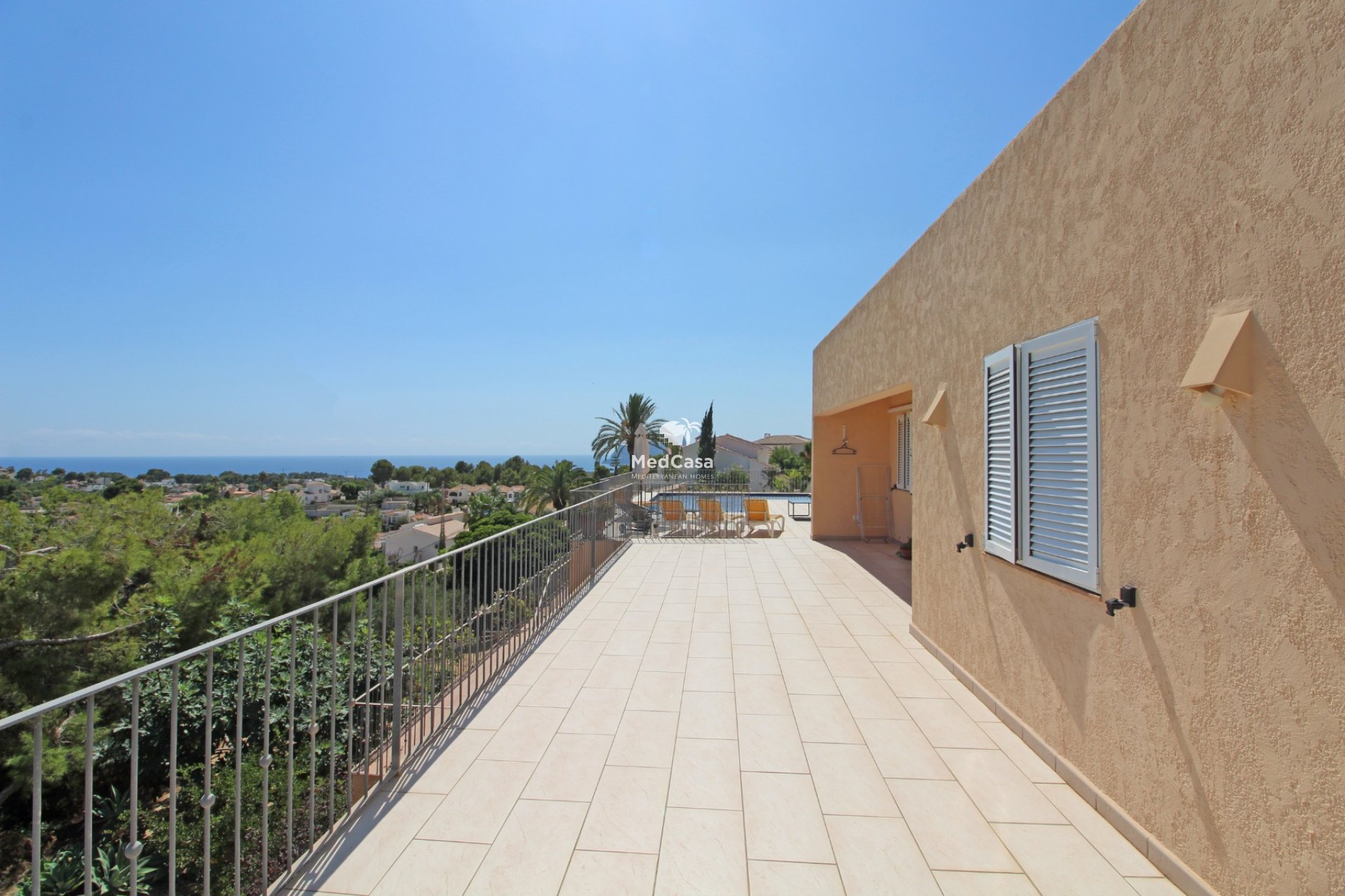 Resale - Villa -
Moraira - Benimeit