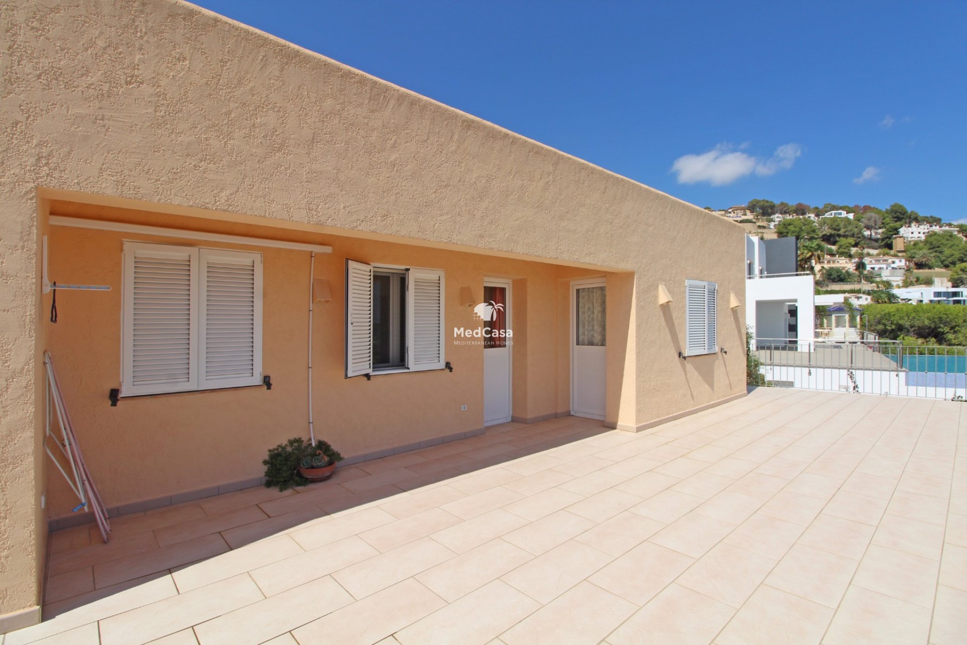 Resale - Villa -
Moraira - Benimeit