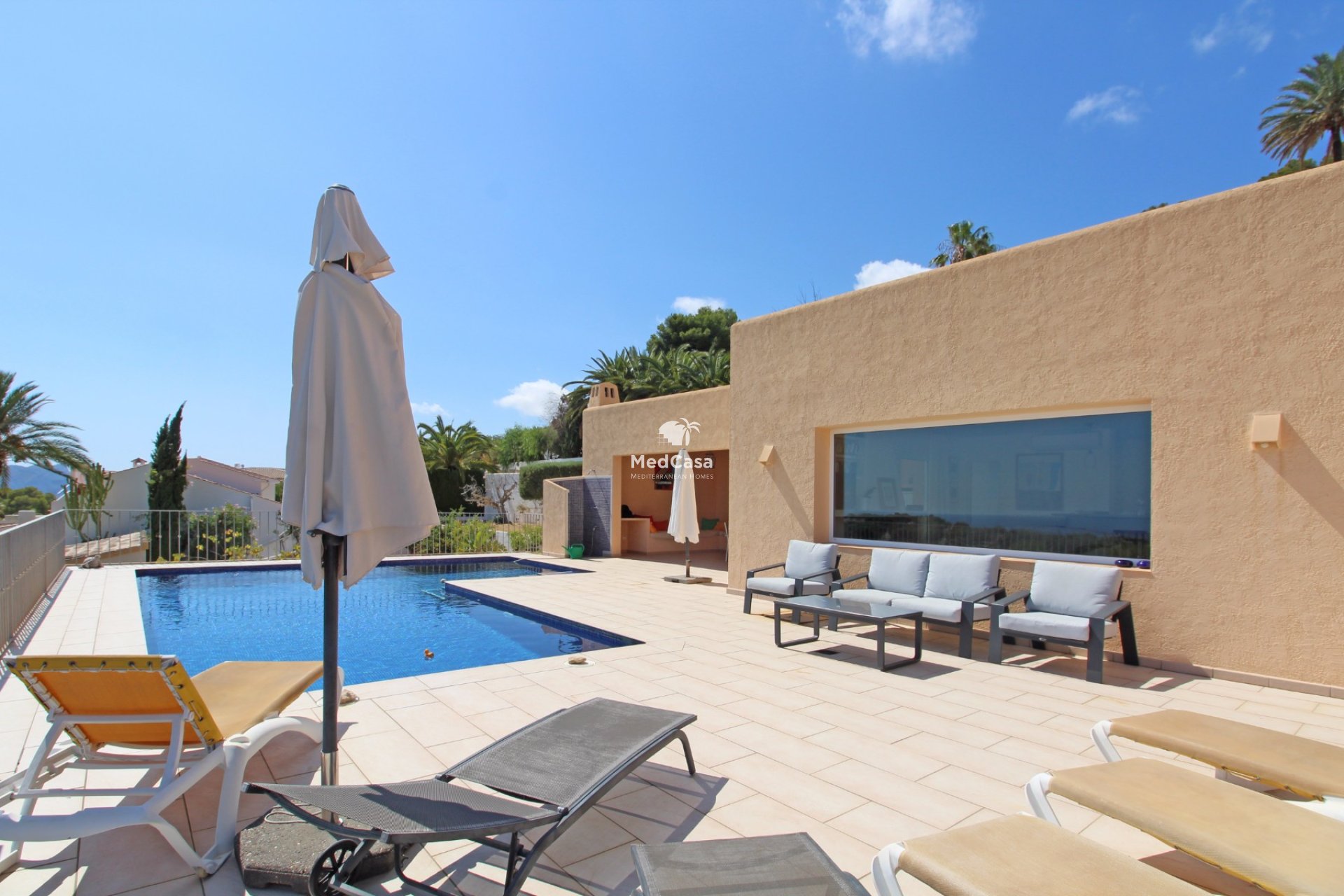 Resale - Villa -
Moraira - Benimeit