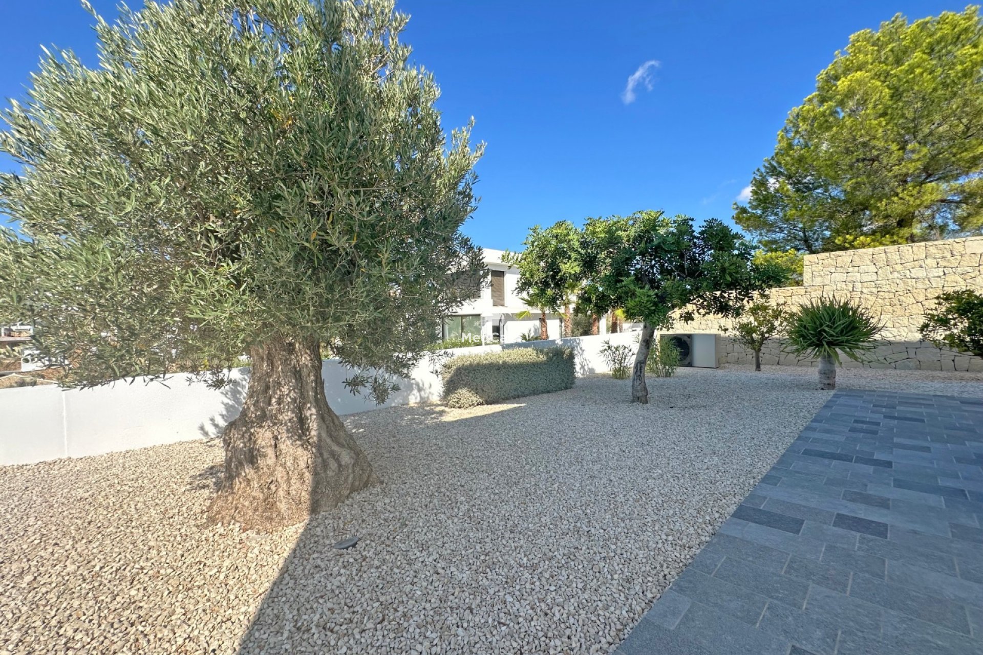 Resale - Villa -
Moraira - Benimeit