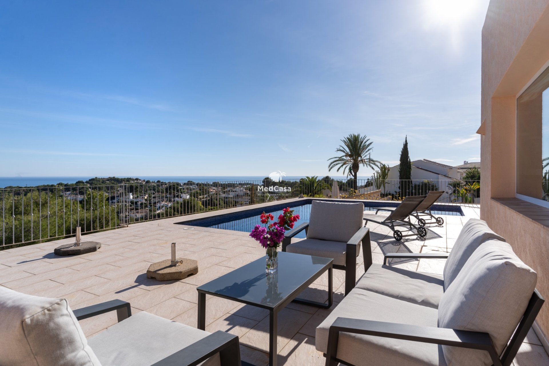 Resale - Villa -
Moraira - Benimeit