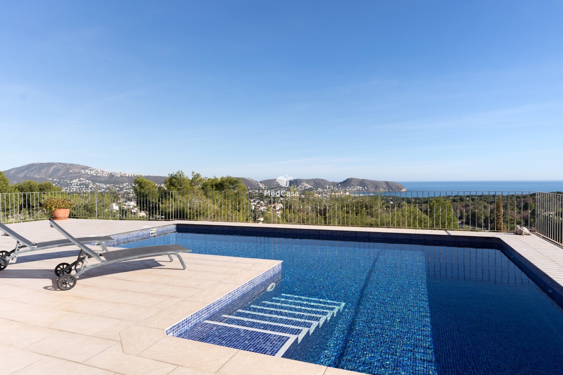 Resale - Villa -
Moraira - Benimeit