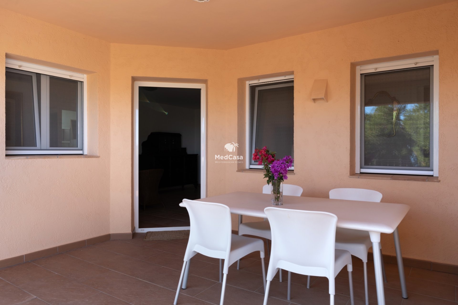 Resale - Villa -
Moraira - Benimeit