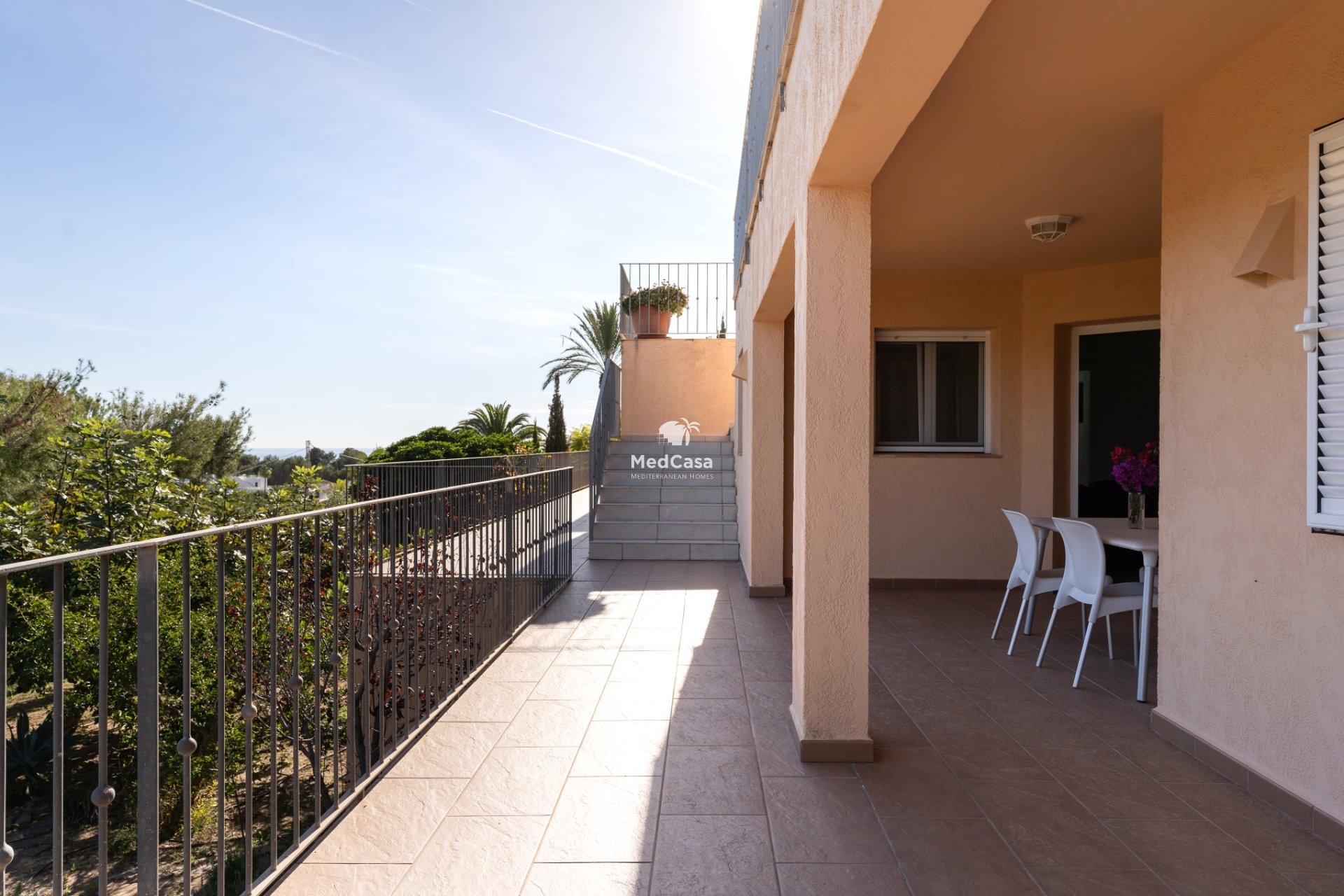 Resale - Villa -
Moraira - Benimeit