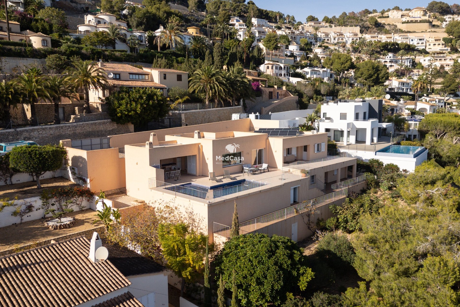 Resale - Villa -
Moraira - Benimeit