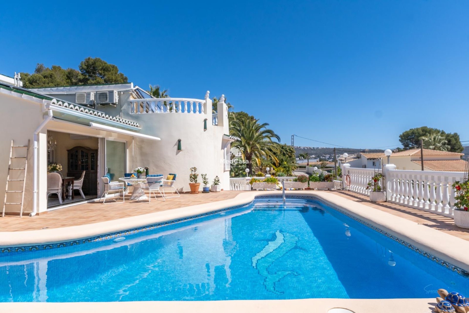 Resale - Villa -
Moraira - Benimeit