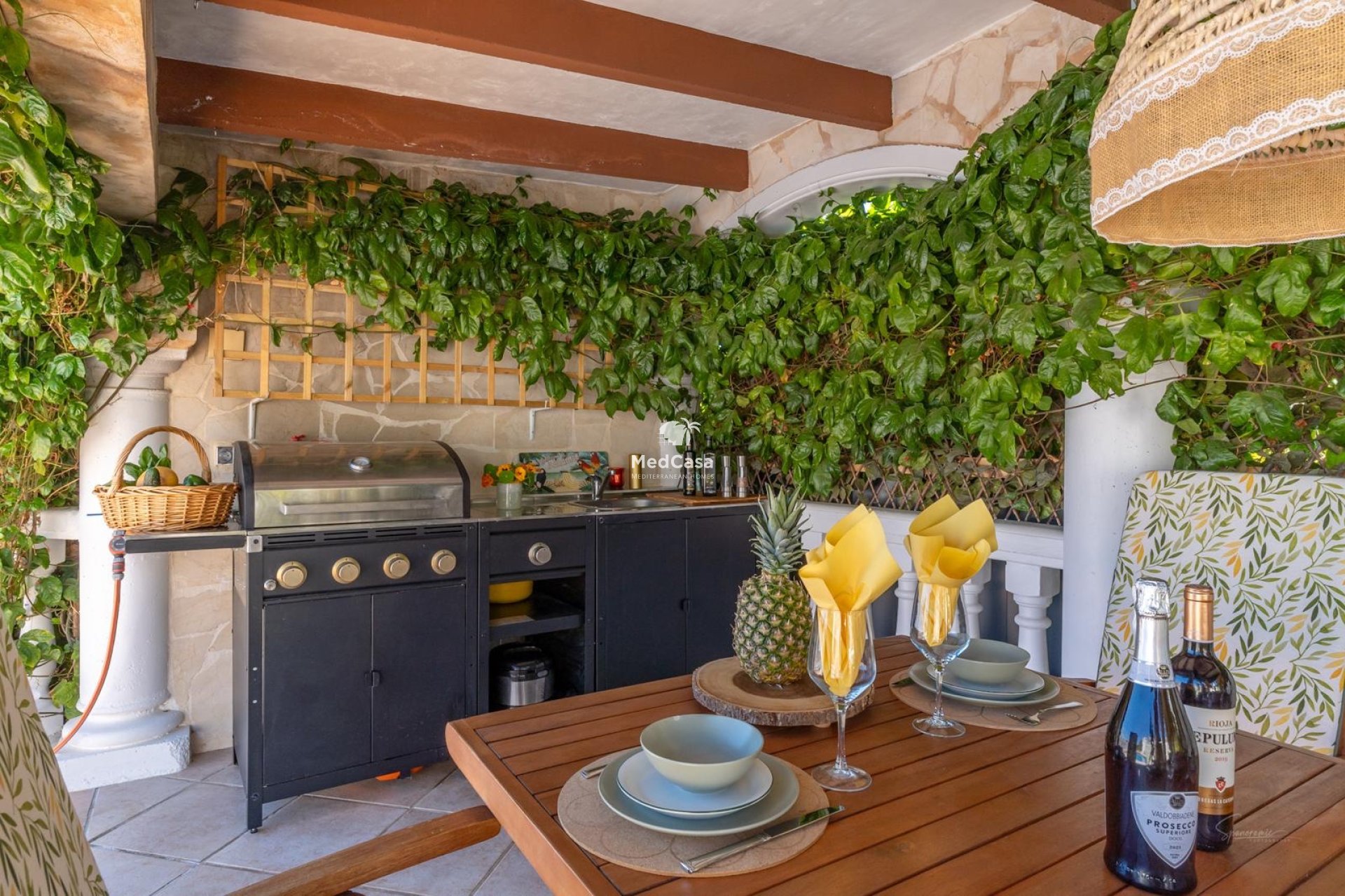 Resale - Villa -
Moraira - Benimeit