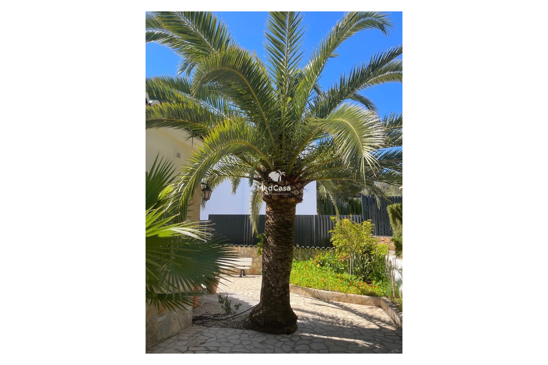 Resale - Villa -
Moraira - Benimeit