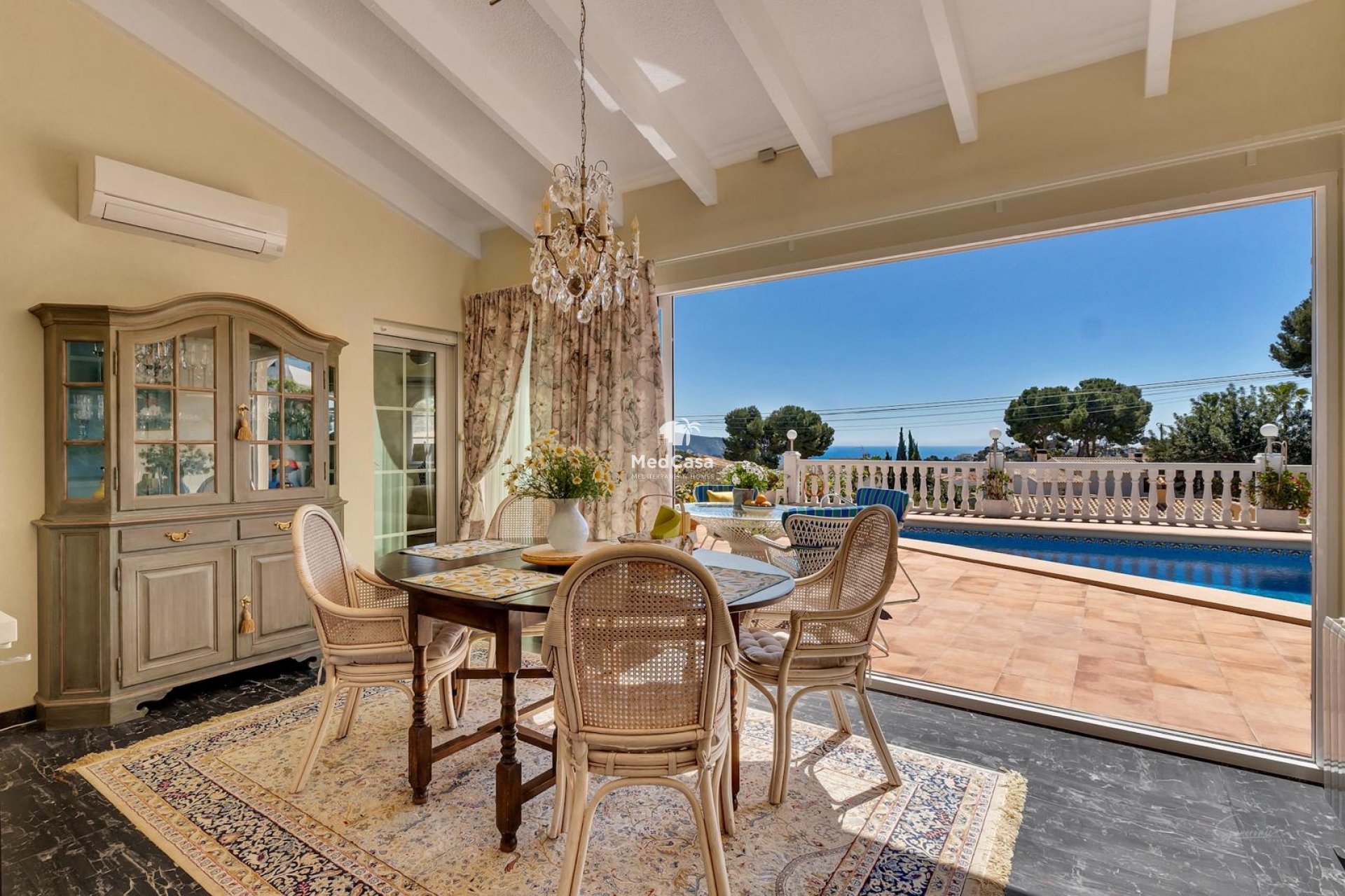 Resale - Villa -
Moraira - Benimeit