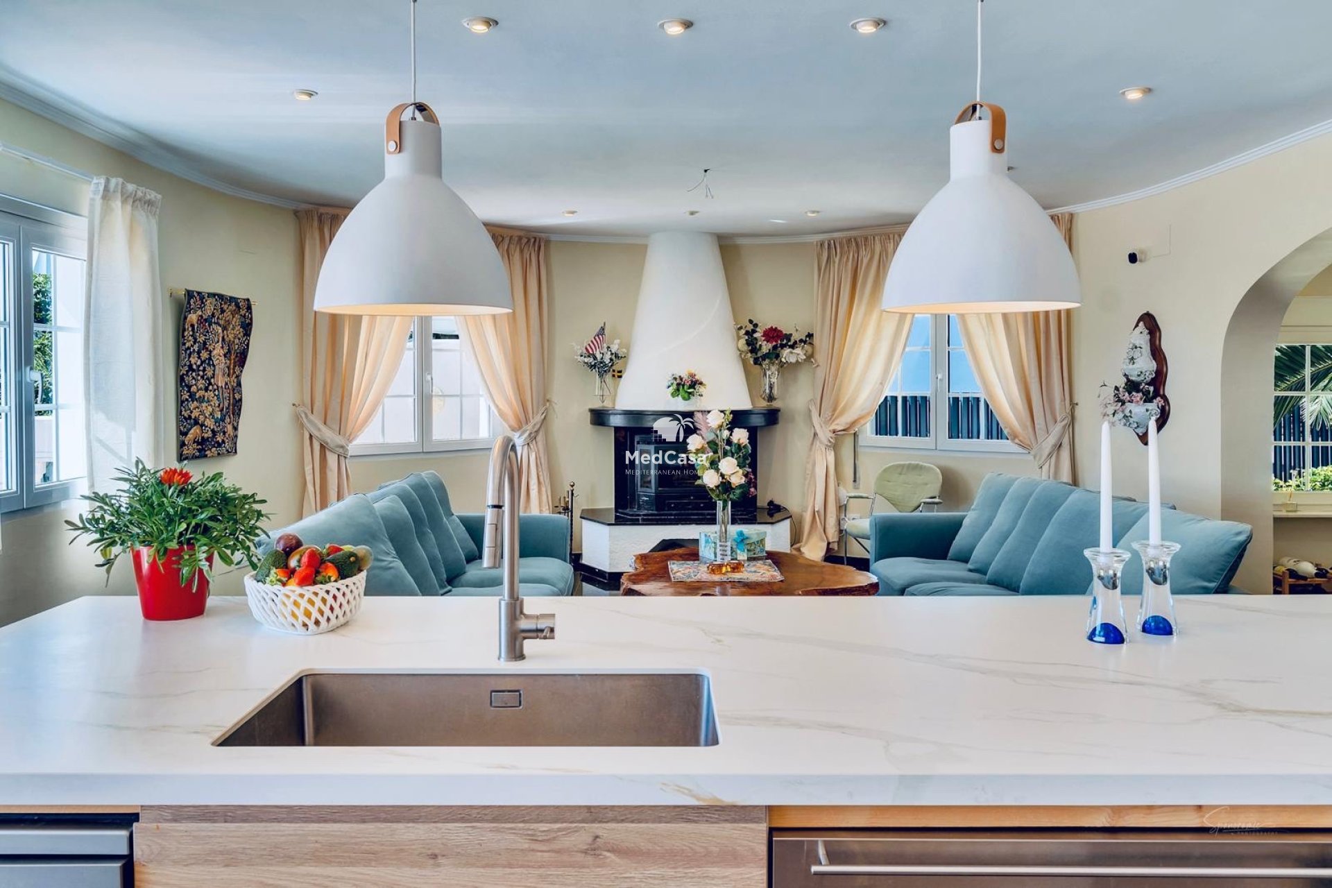 Resale - Villa -
Moraira - Benimeit