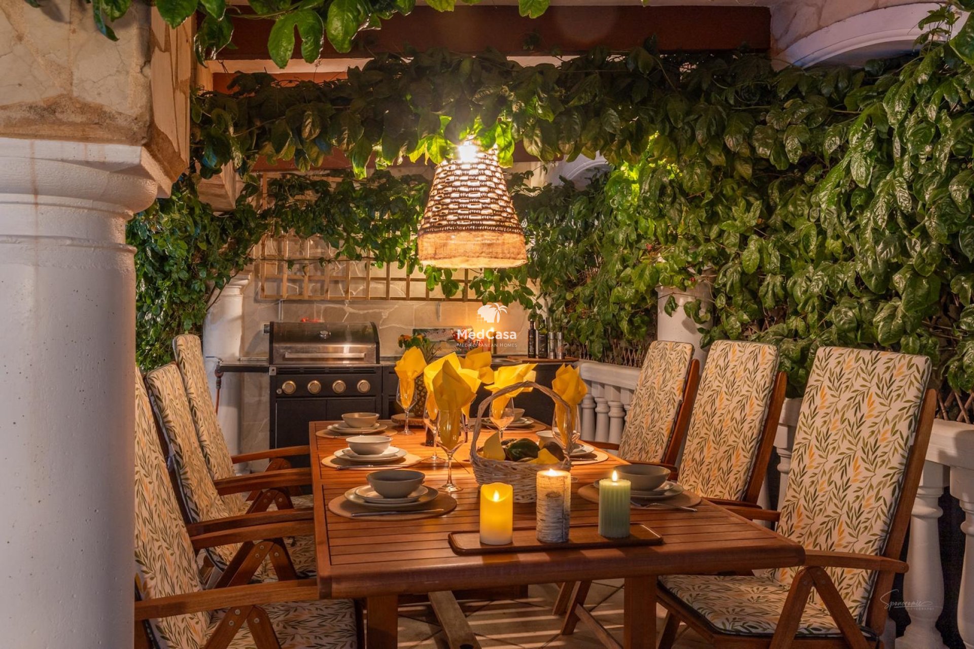 Resale - Villa -
Moraira - Benimeit