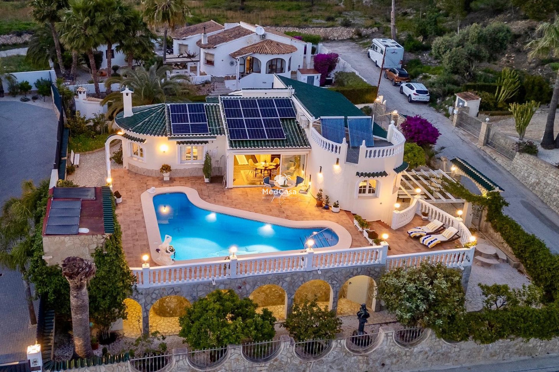 Resale - Villa -
Moraira - Benimeit