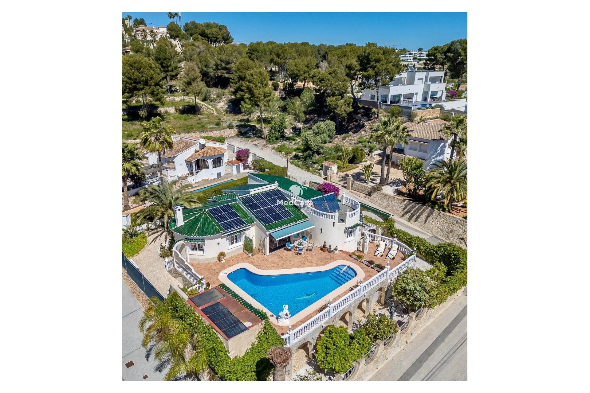 Resale - Villa -
Moraira - Benimeit