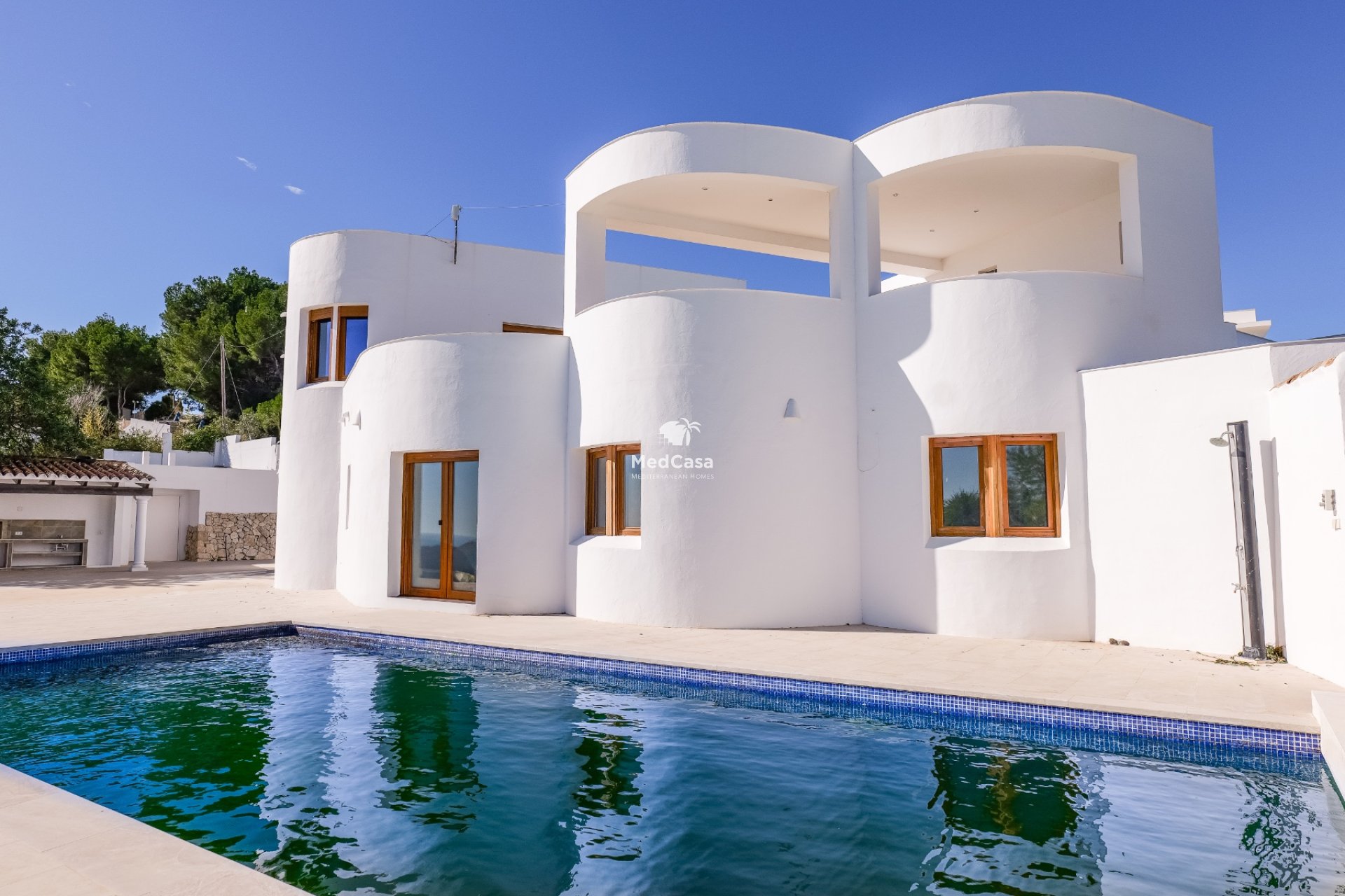 Resale - Villa -
Moraira - Benimeit