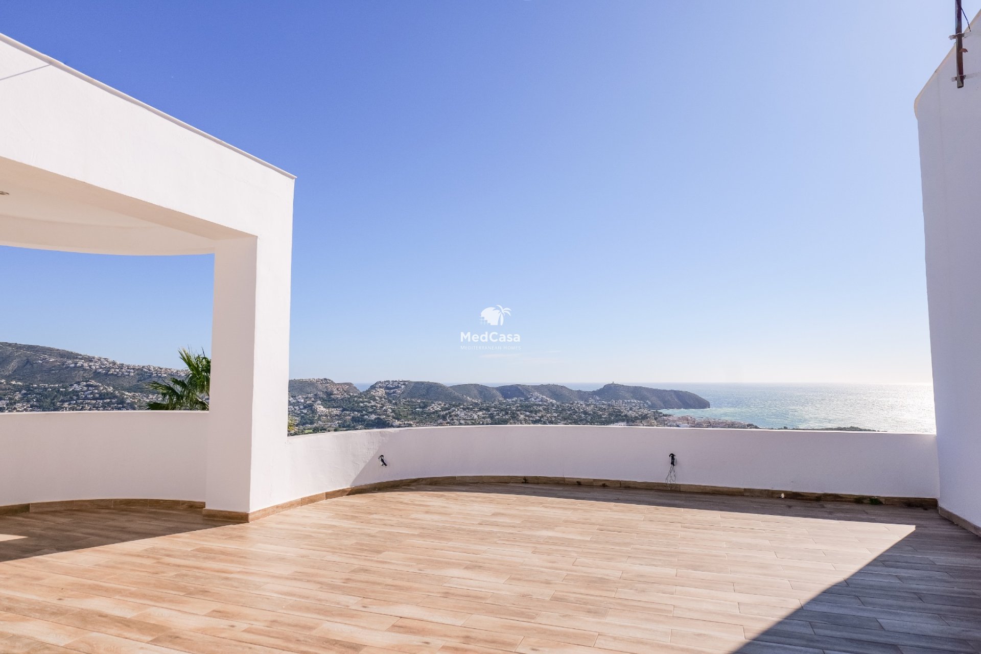 Resale - Villa -
Moraira - Benimeit