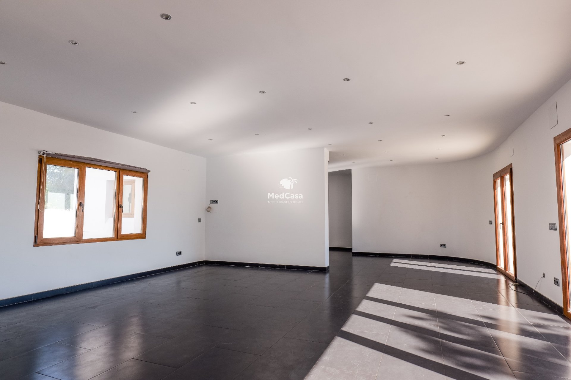 Resale - Villa -
Moraira - Benimeit