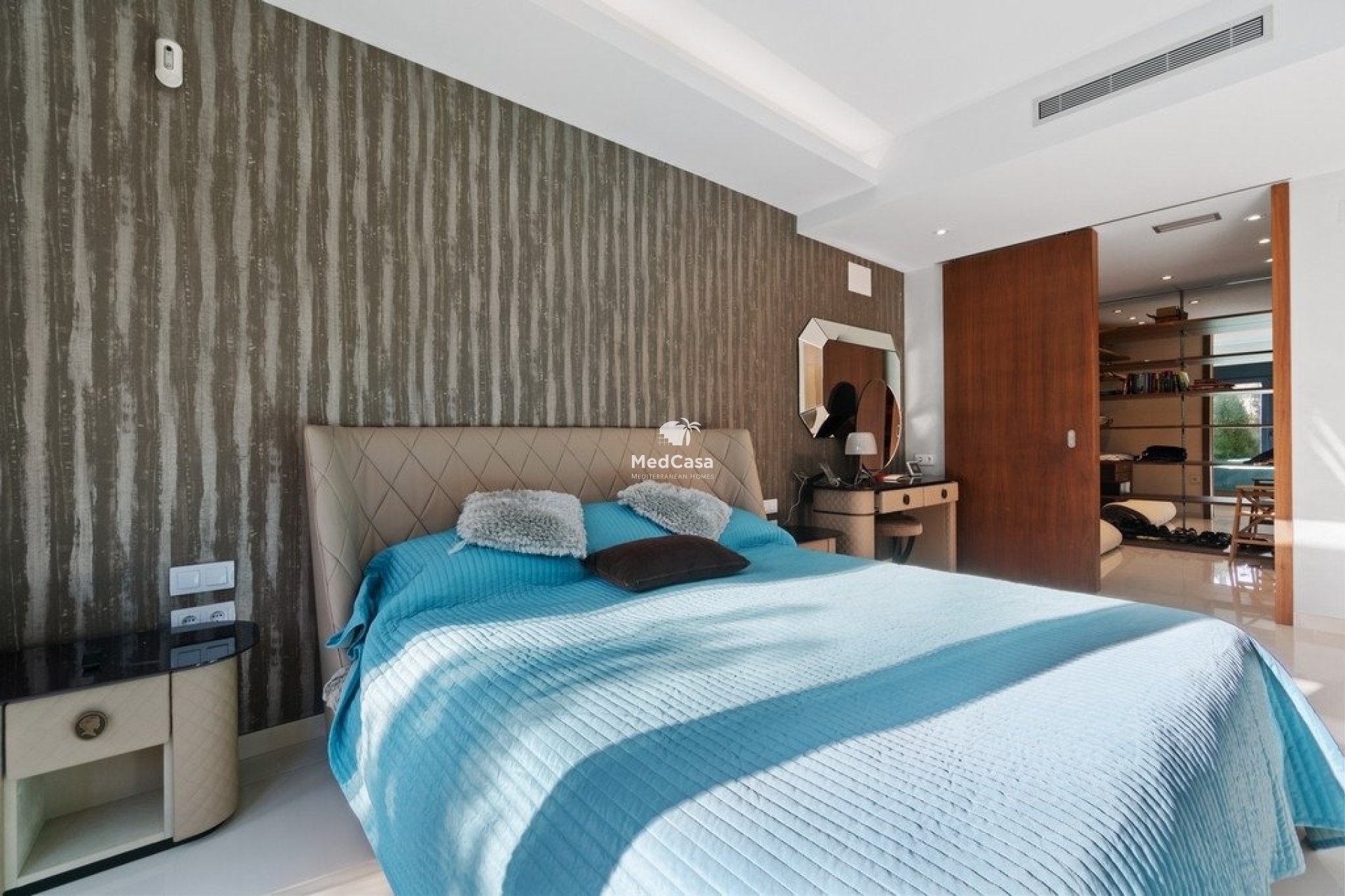 Resale - Villa -
Orihuela Costa - Agua Marina