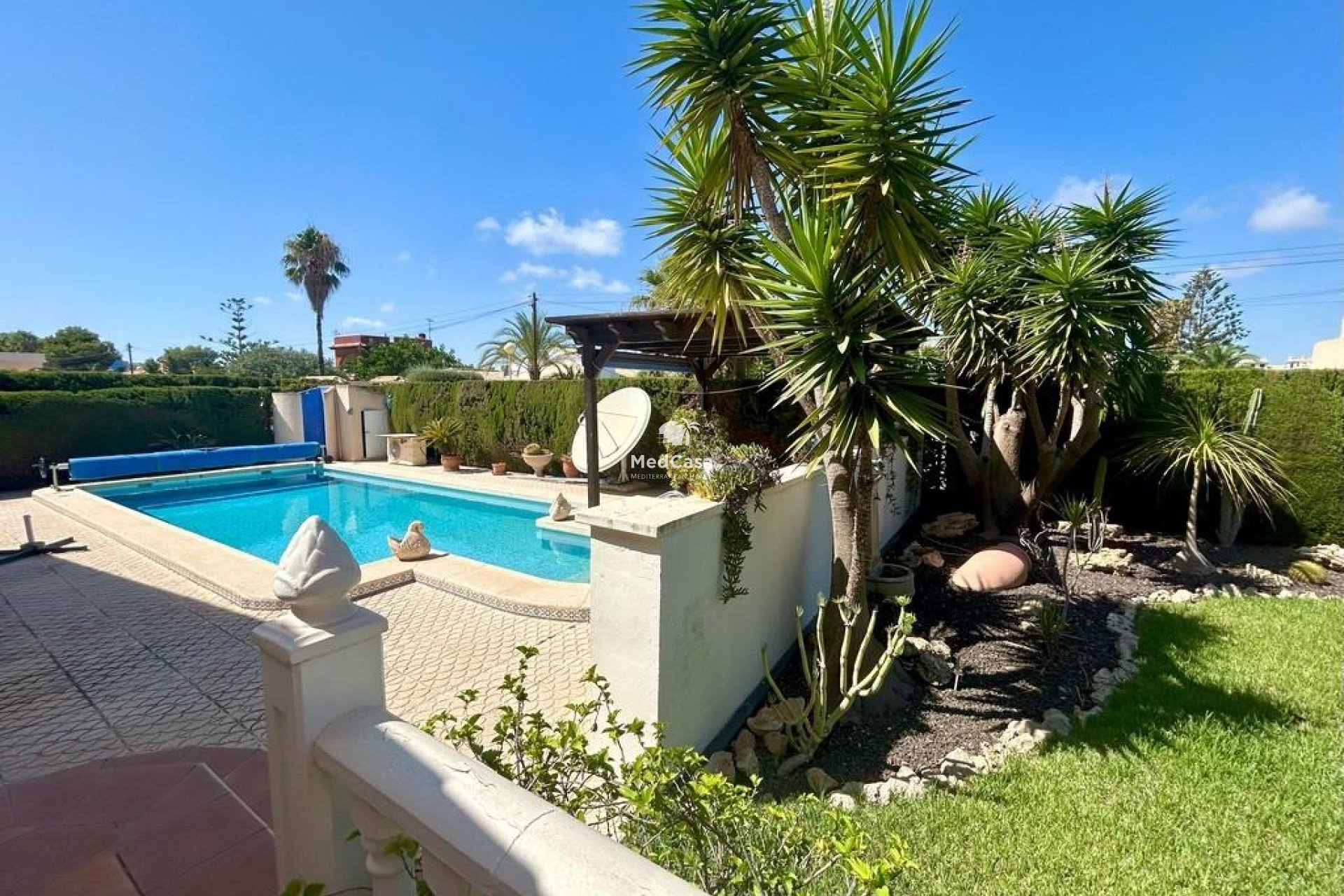 Resale - Villa -
Orihuela Costa - Aguamarina