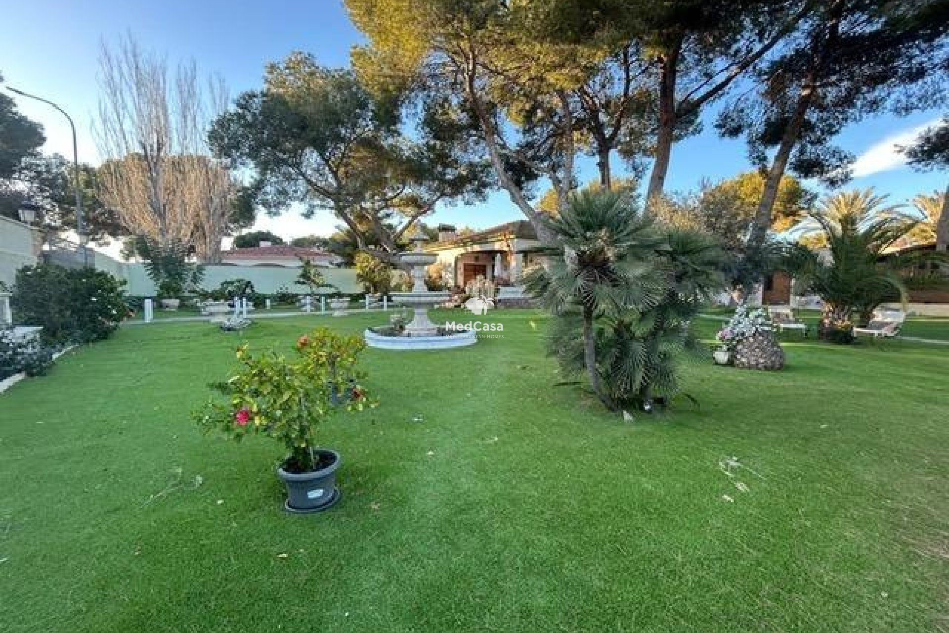 Resale - Villa -
Orihuela Costa - Altos de Campoamor