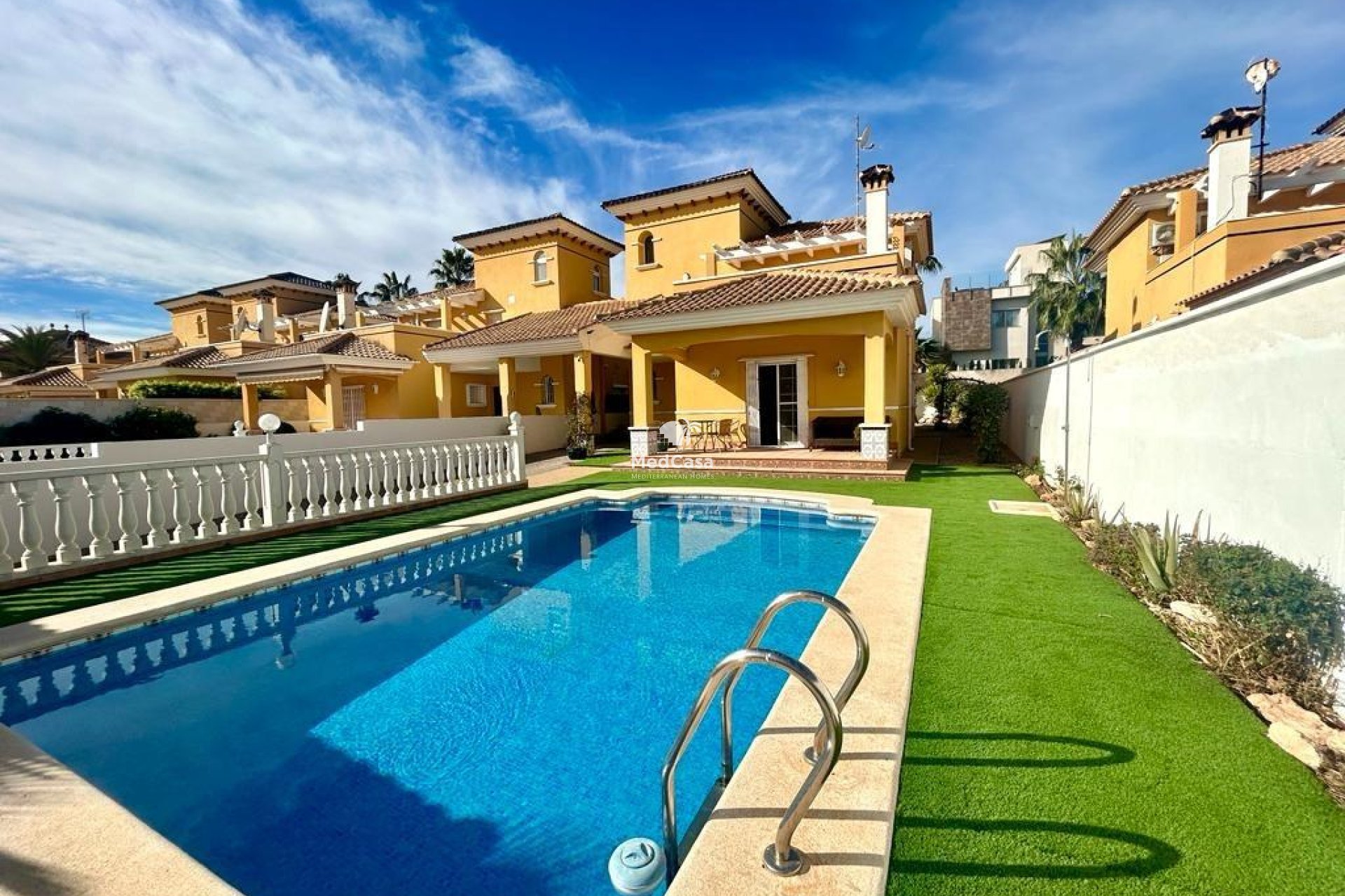 Resale - Villa -
Orihuela Costa - Cabo Roig