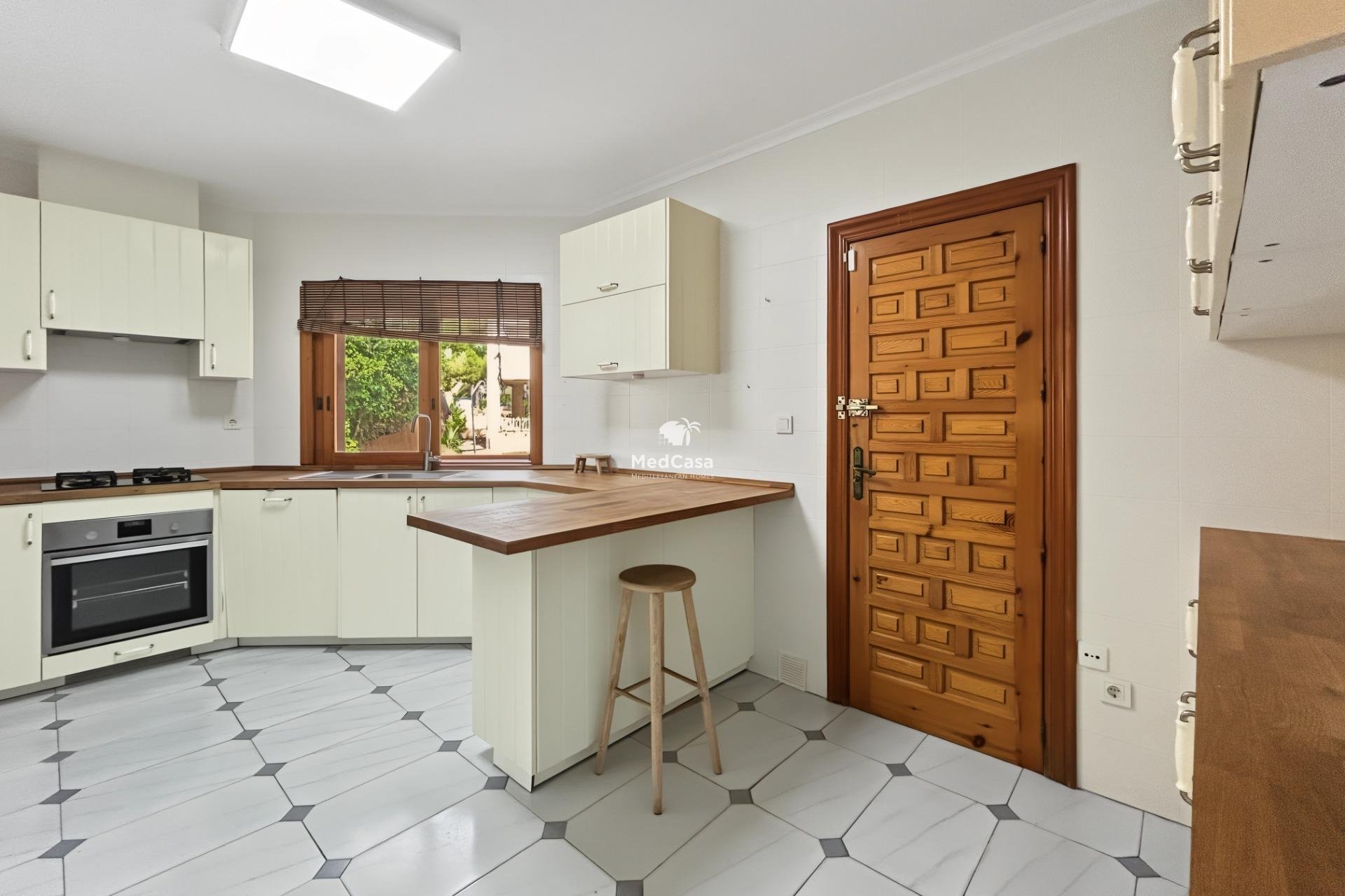 Resale - Villa -
Orihuela Costa - Campoamor